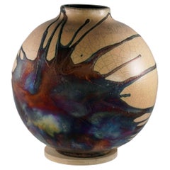 Raaquu Raku grand vase globe cuit à la chaux S/N0000627, Série Centre de table d'art