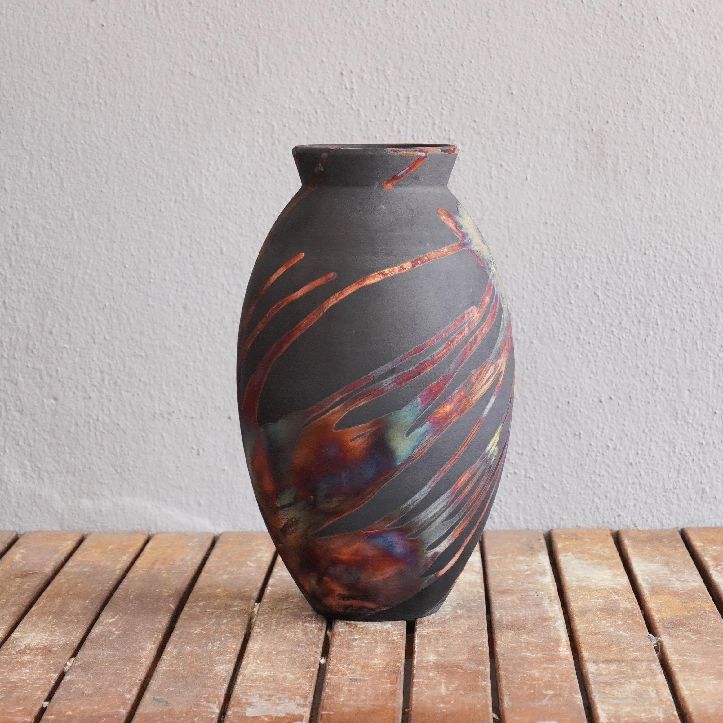 Raaquu Raku Fired Large Oval Vase S/N0000384 Centerpiece Art Series, Malaysia Al fuego