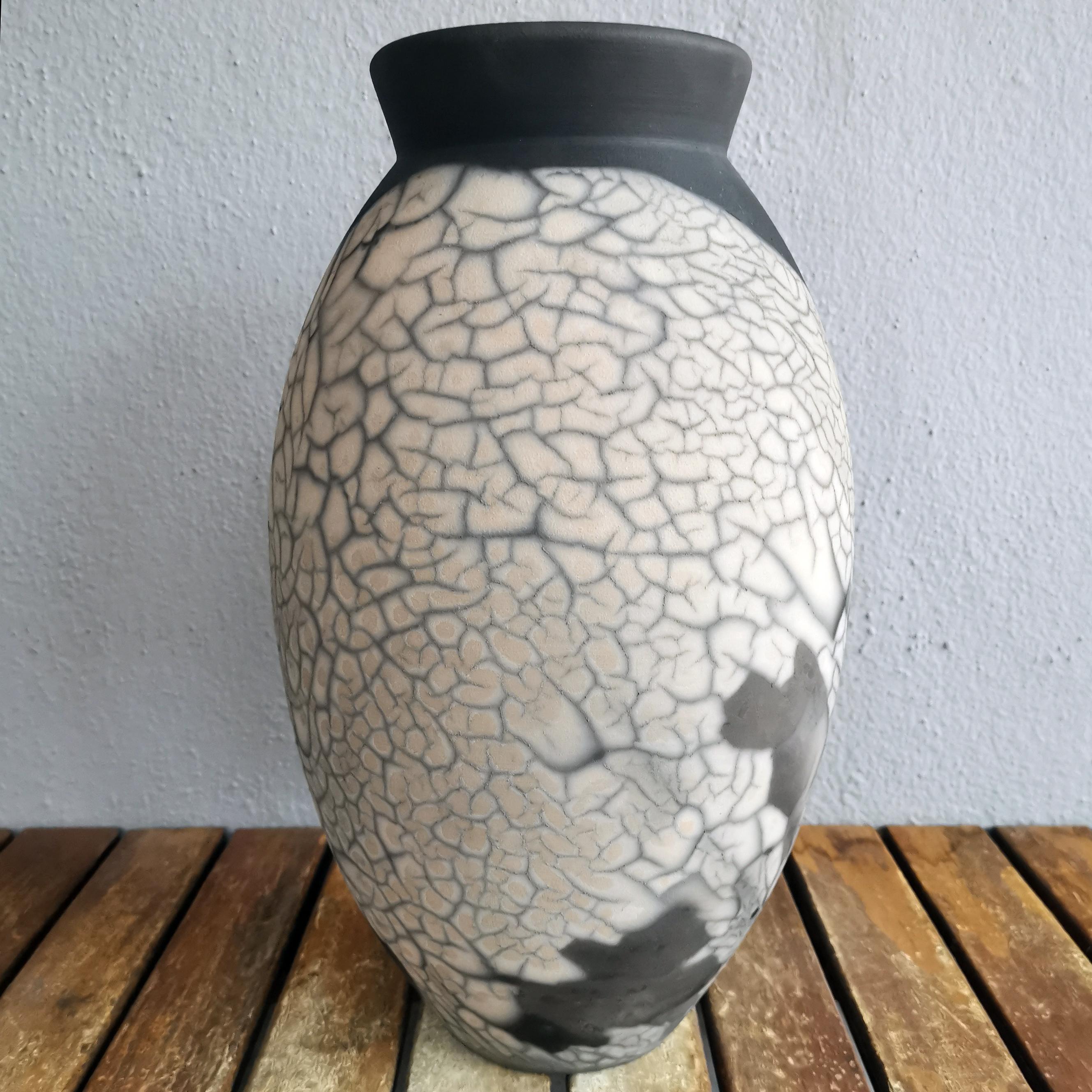 Gran jarrón ovalado de raakú cocido S/N0000600 Serie de arte de centro de mesa, Malasia Malasio en venta