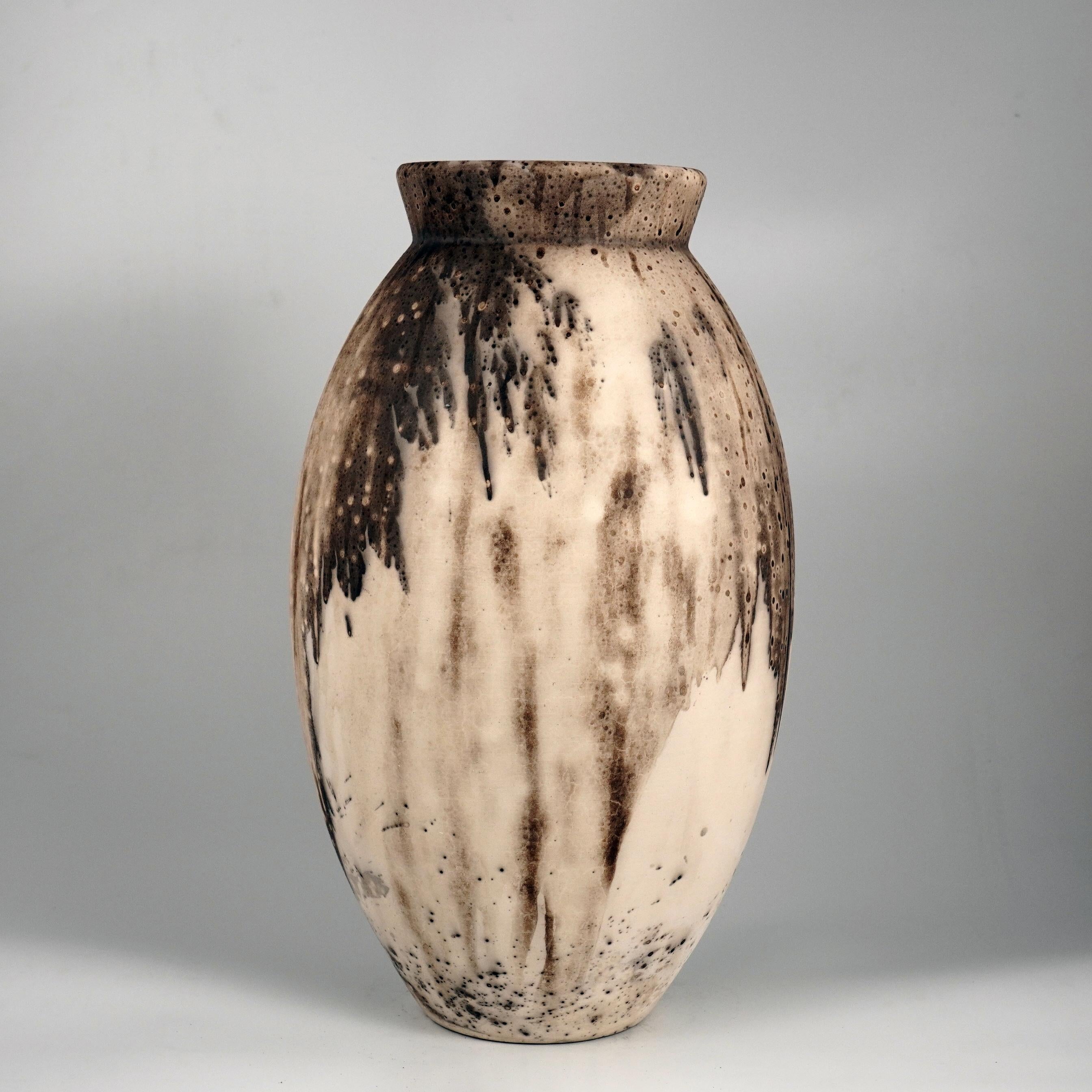 Malese Vaso ovale grande cotto Raaquu Raku S/N0000875 Centerpiece Art Series, Malesia in vendita