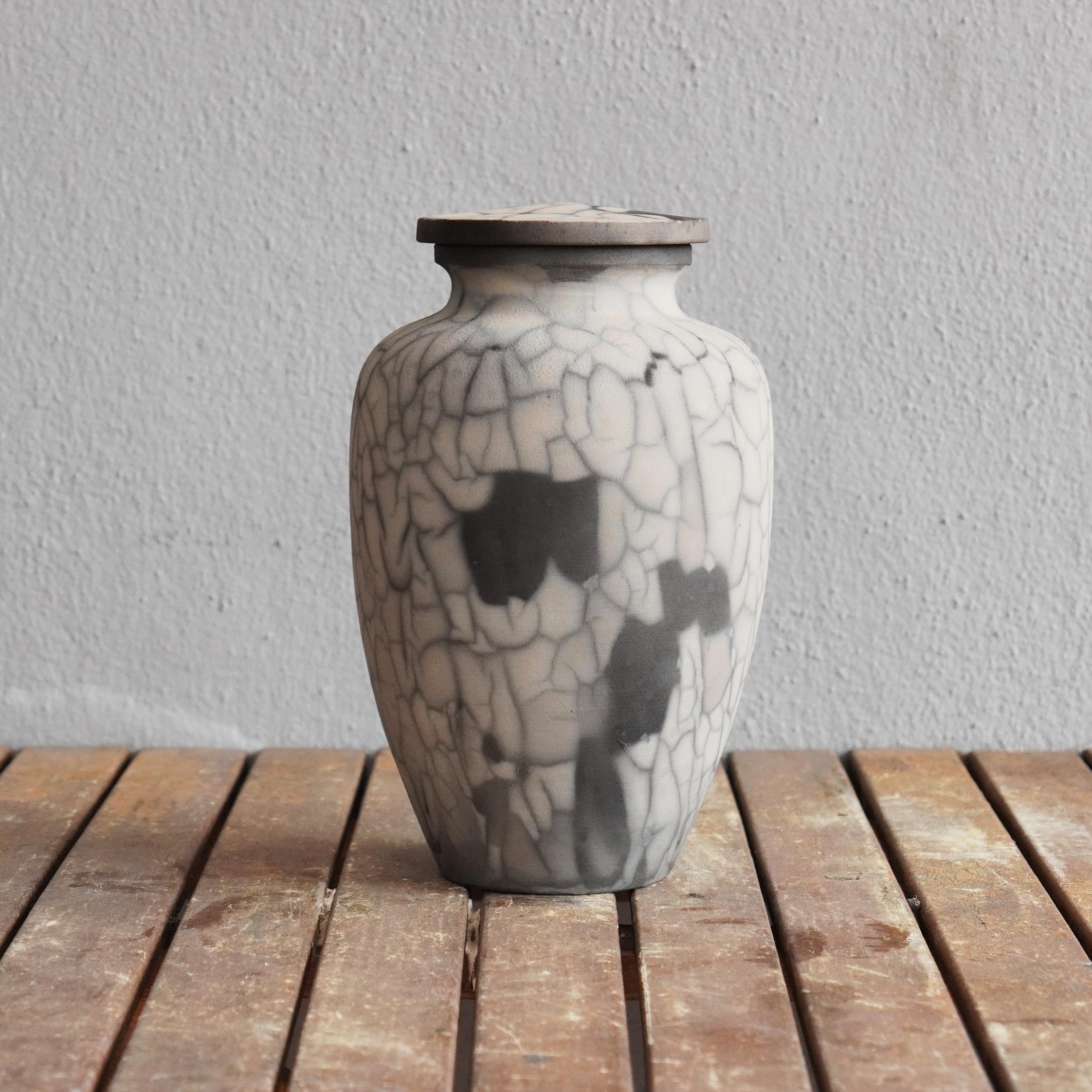 Malaysian Raaquu Raku Fired Omoide Urn in 170 Cubic Inches S/N8000002 Art Series, Malaysia