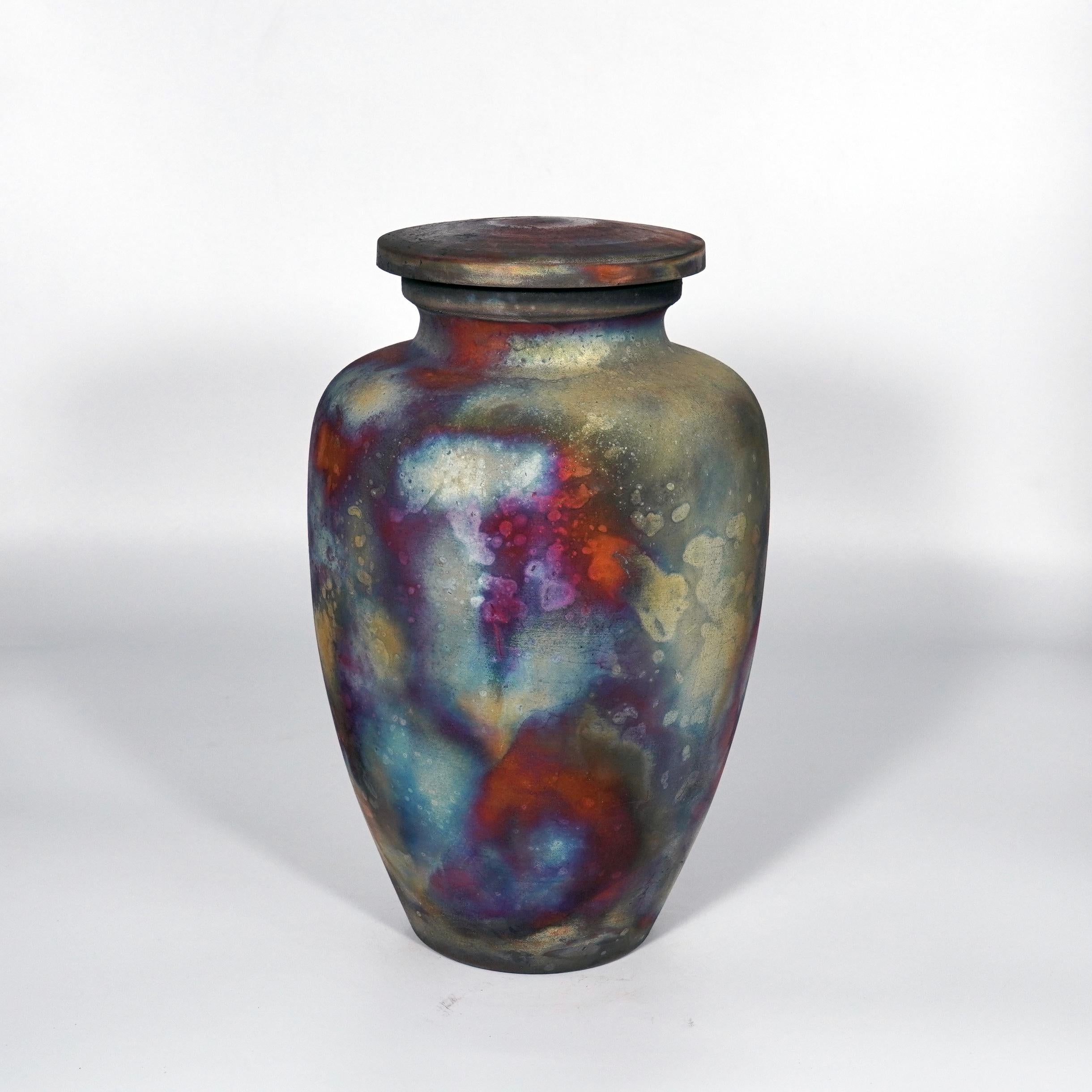 Moderno Urna in omoide cotta Raaquu Raku in S/N8000009 Art Series, Malesia in vendita