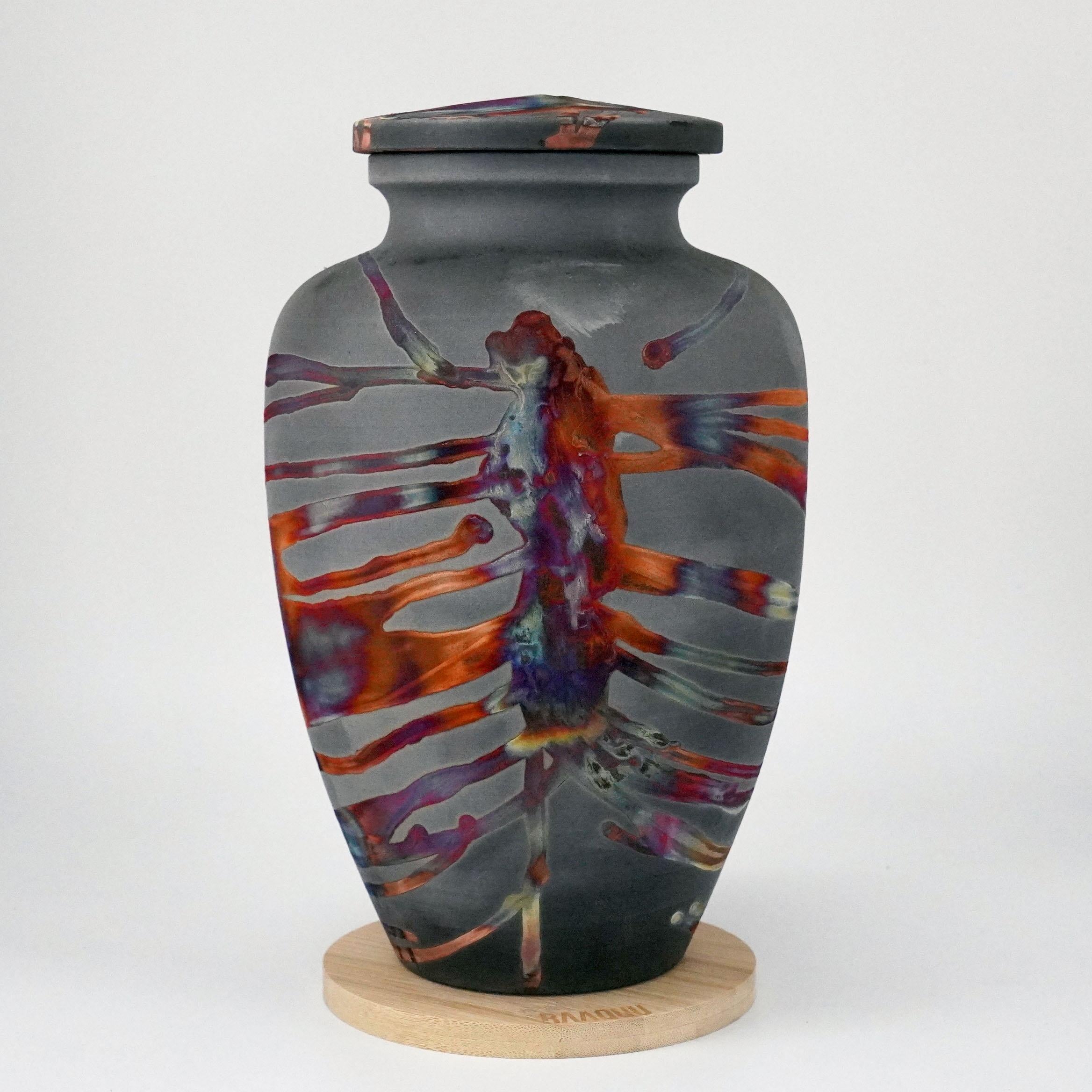 Raaquu Raku gebrannte Omoide-Urne aus der Kunstserie S/N8000129, Malaysia (Moderne) im Angebot