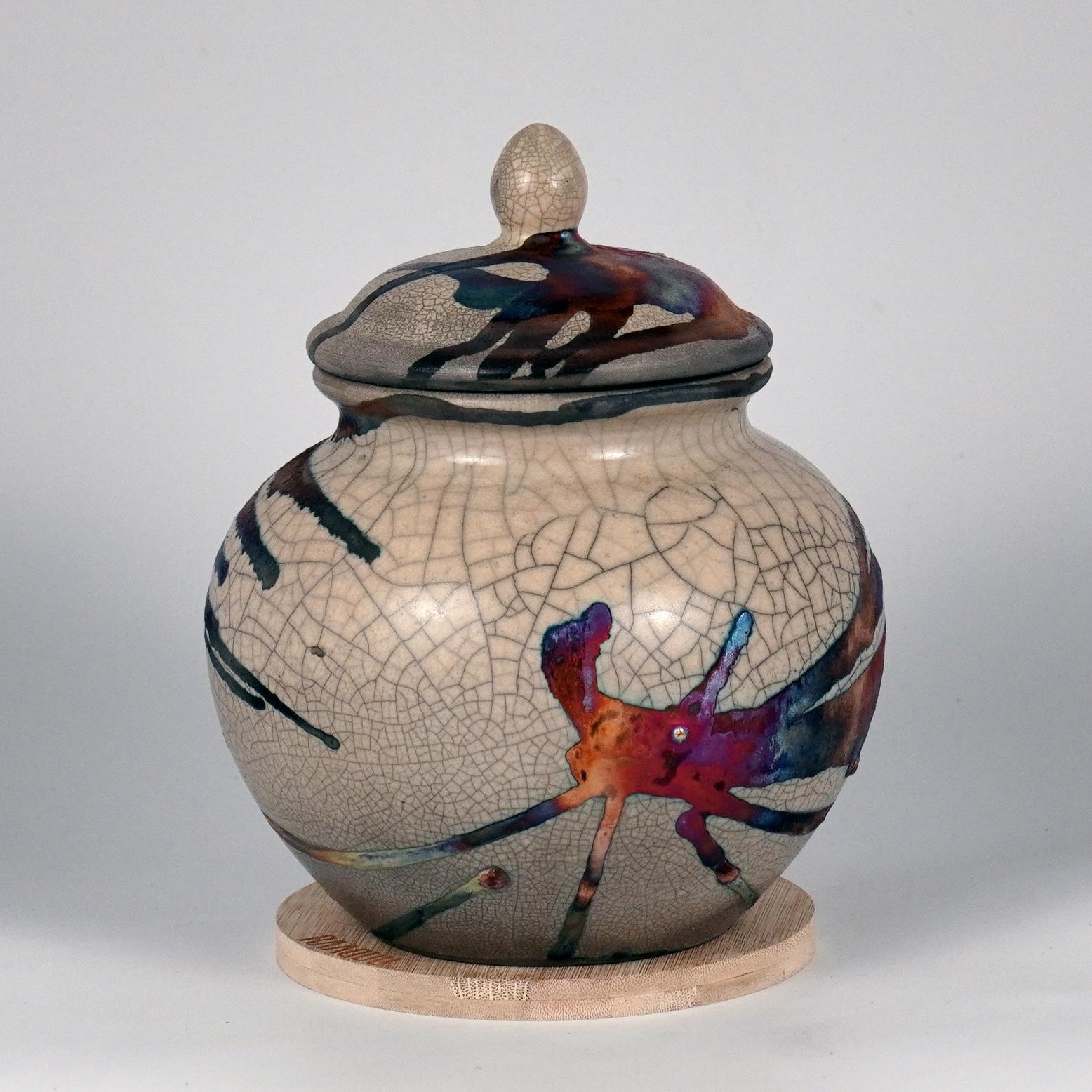 Malaysian Raaquu Raku Fired Tamashii Urn in S/N8000050 Art Series, Malaysia For Sale