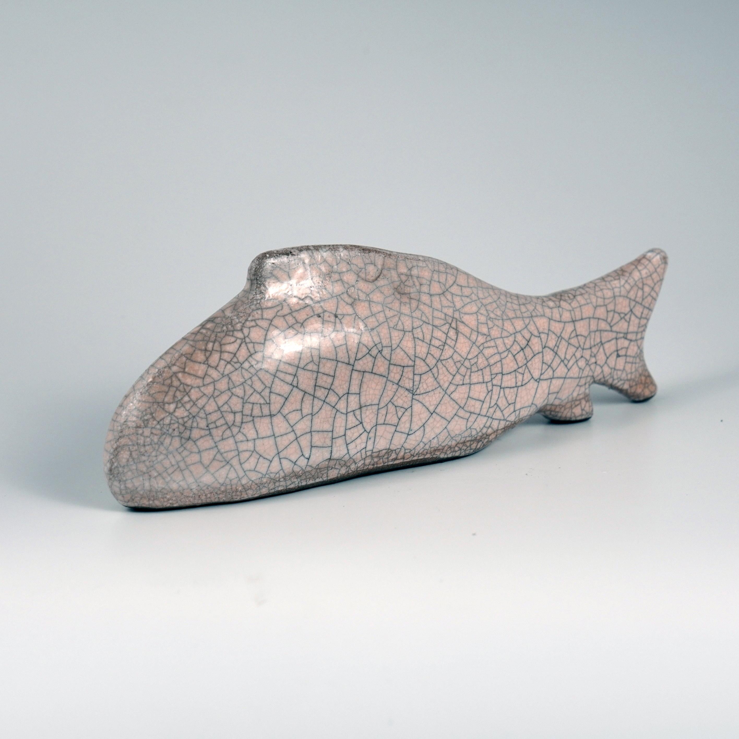Cette figurine est un cadeau idéal pour les amoureux des animaux marins et les passionnés de pêche ! Il constituerait un excellent complément à la collection grandissante de quelqu'un. Il pourrait très bien être le compagnon idéal de vos livres sur