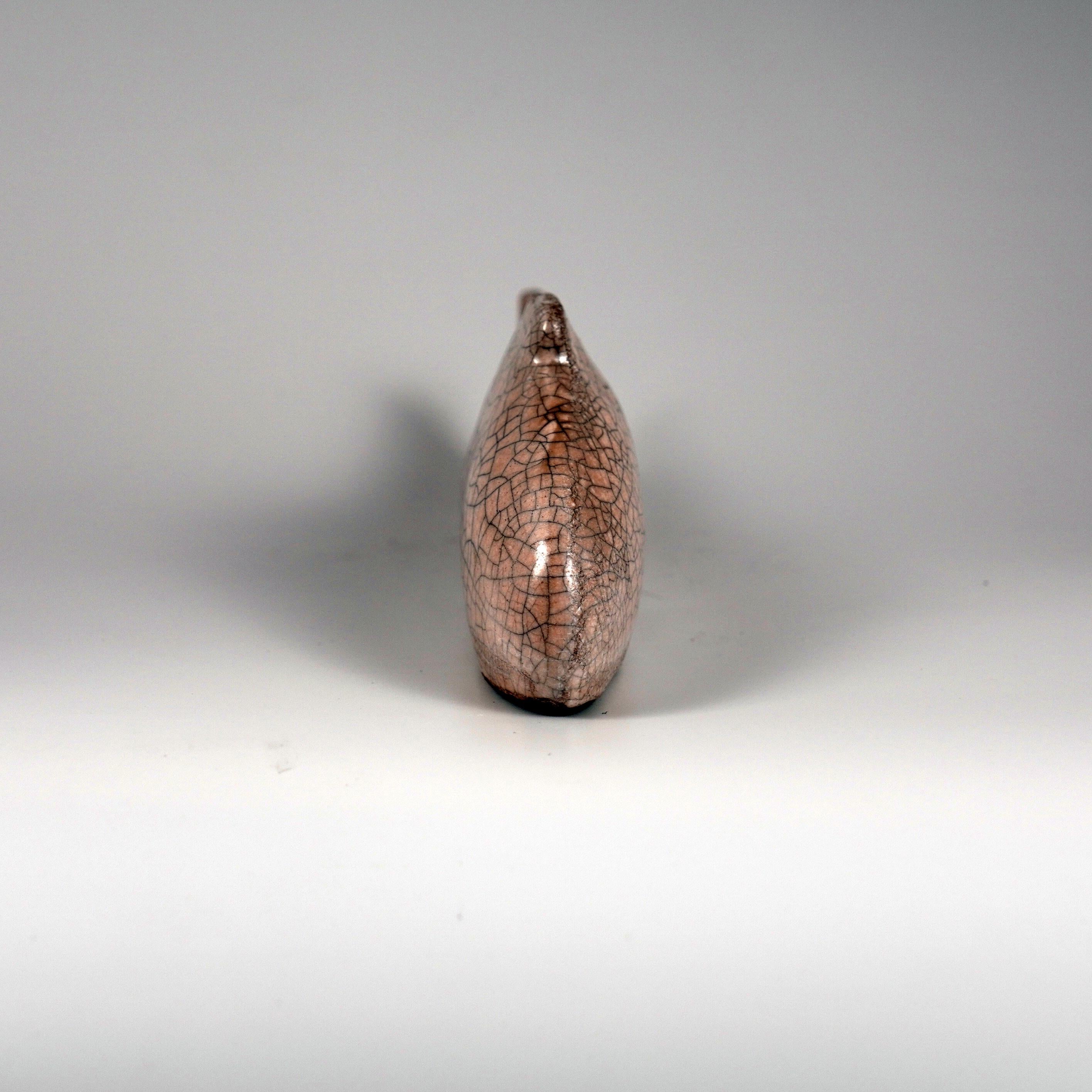 Moderne Mini sculpture de poisson en céramique raku Raaquu Sakana en vente