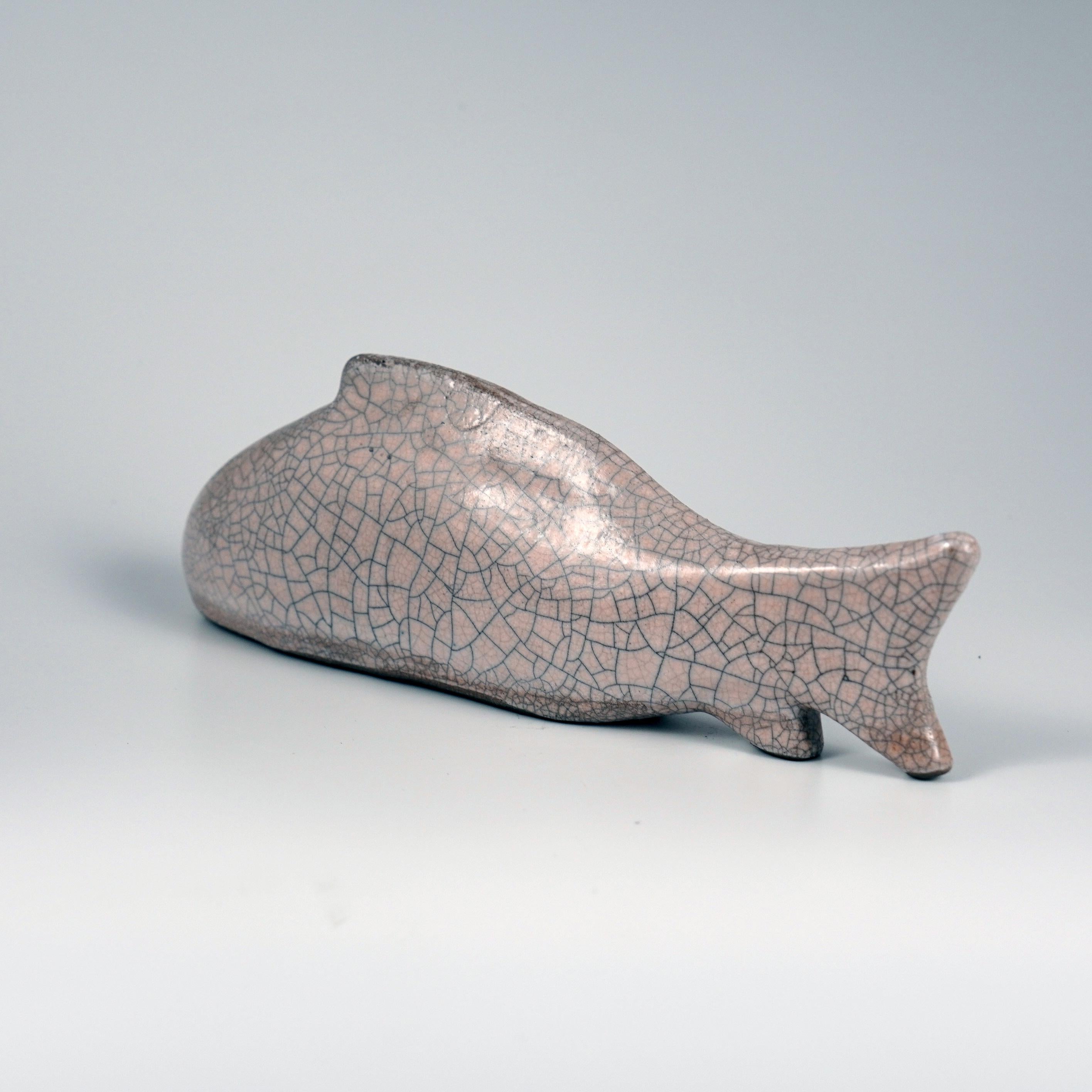 Malaisien Mini sculpture de poisson en céramique raku Raaquu Sakana en vente