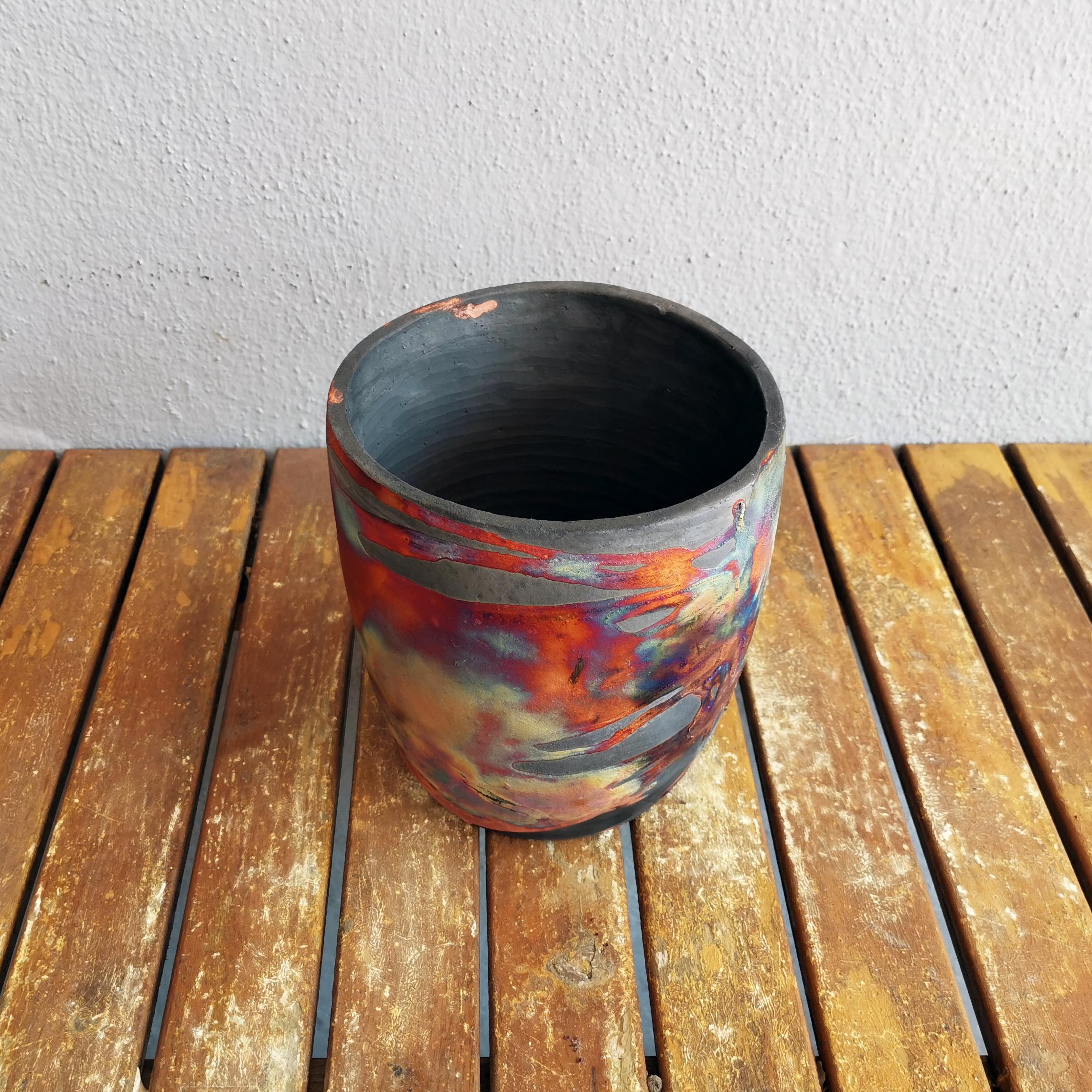 Seicho Raku Pflanzgefäß Töpferei - Carbon Kupfer - Handgemachte Keramik (Moderne) im Angebot