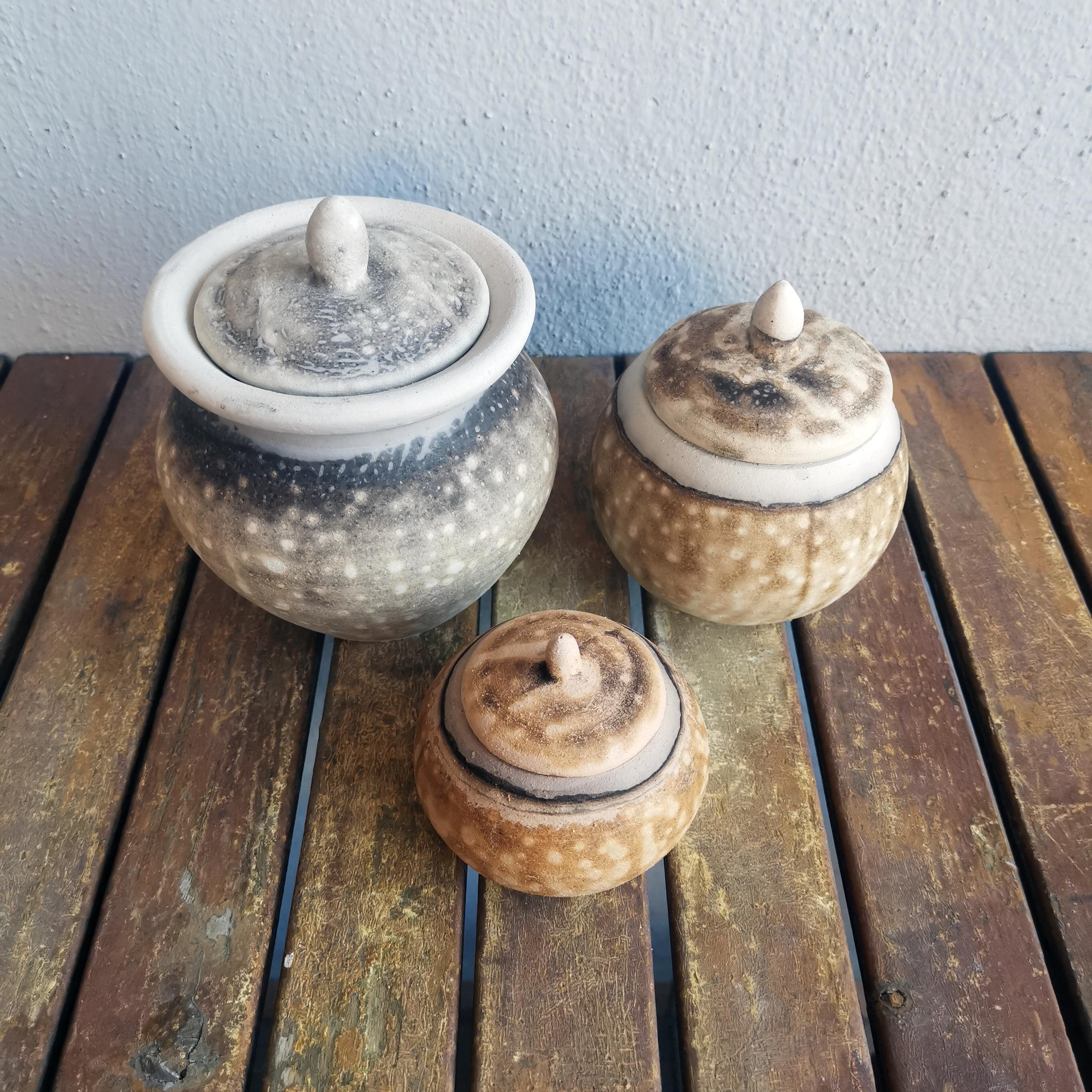Modern Raaquu Urn Set - Obvara - Ceramic Raku Pottery For Sale