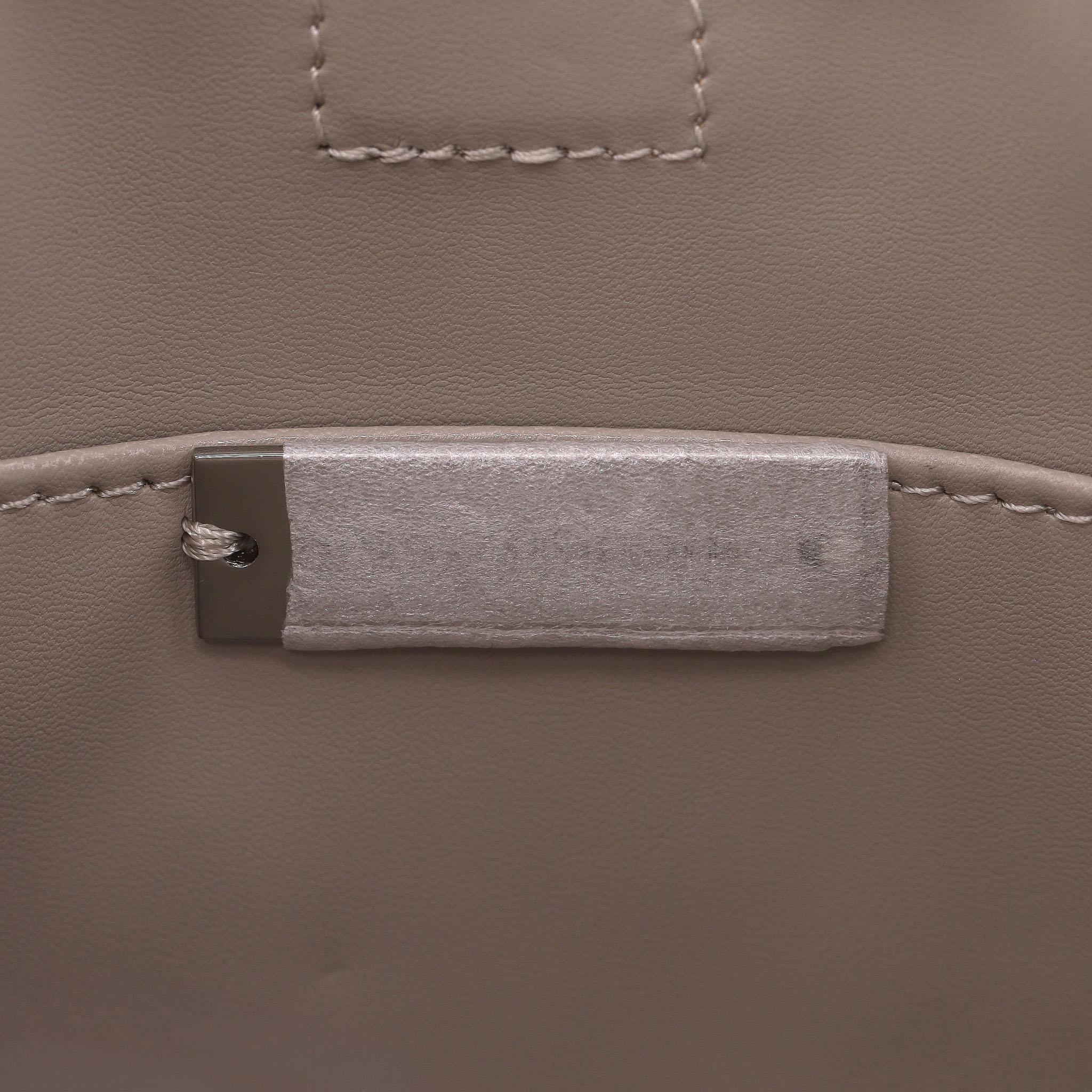 Rabbane Sparkle Discs Nano Sequin Shoulder/Clutch Bag en vente 2