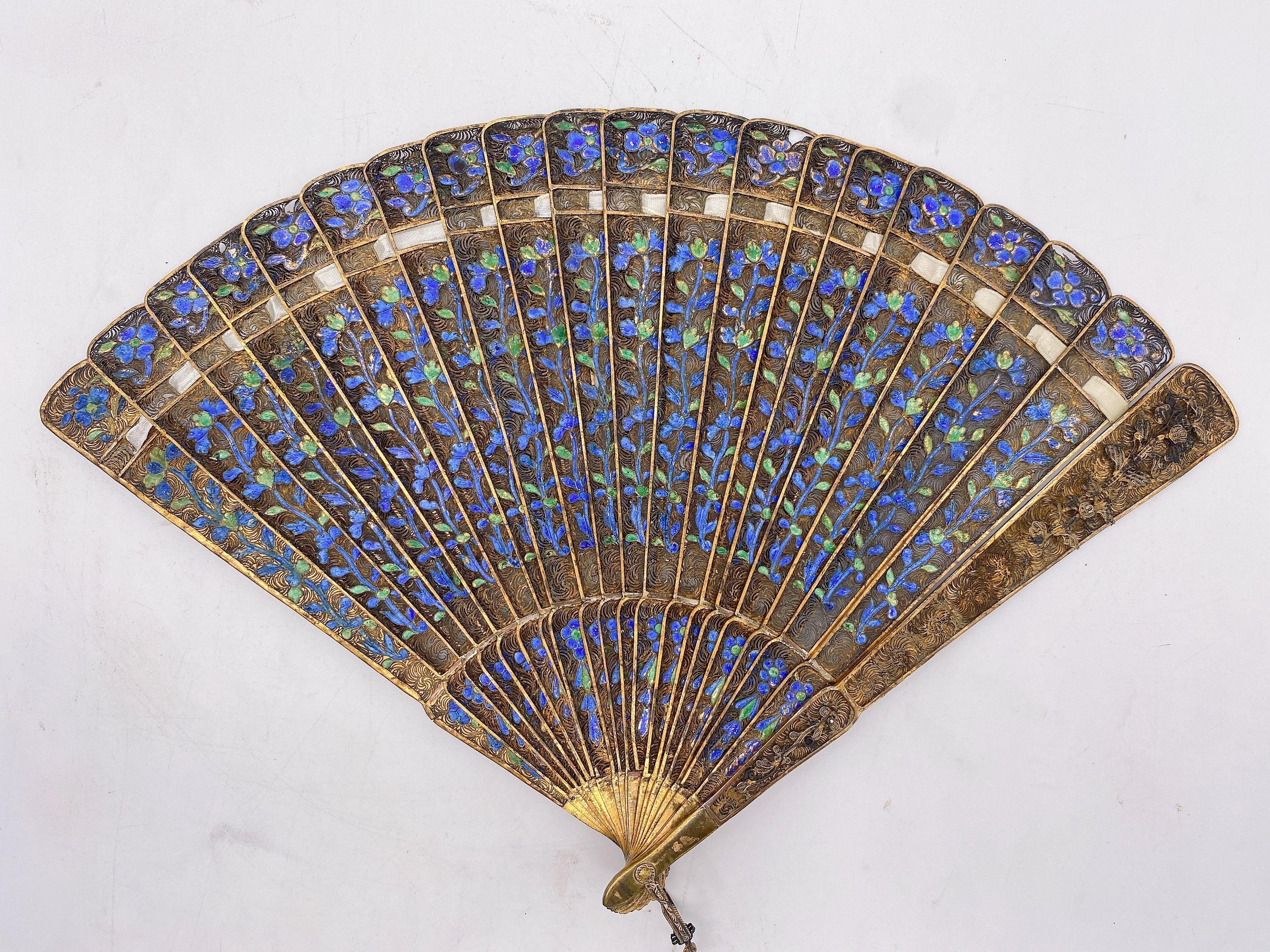 Rare Unique 17th Century Chinese Gilt Silver Filigree and Enamel Brise Fan For Sale 3