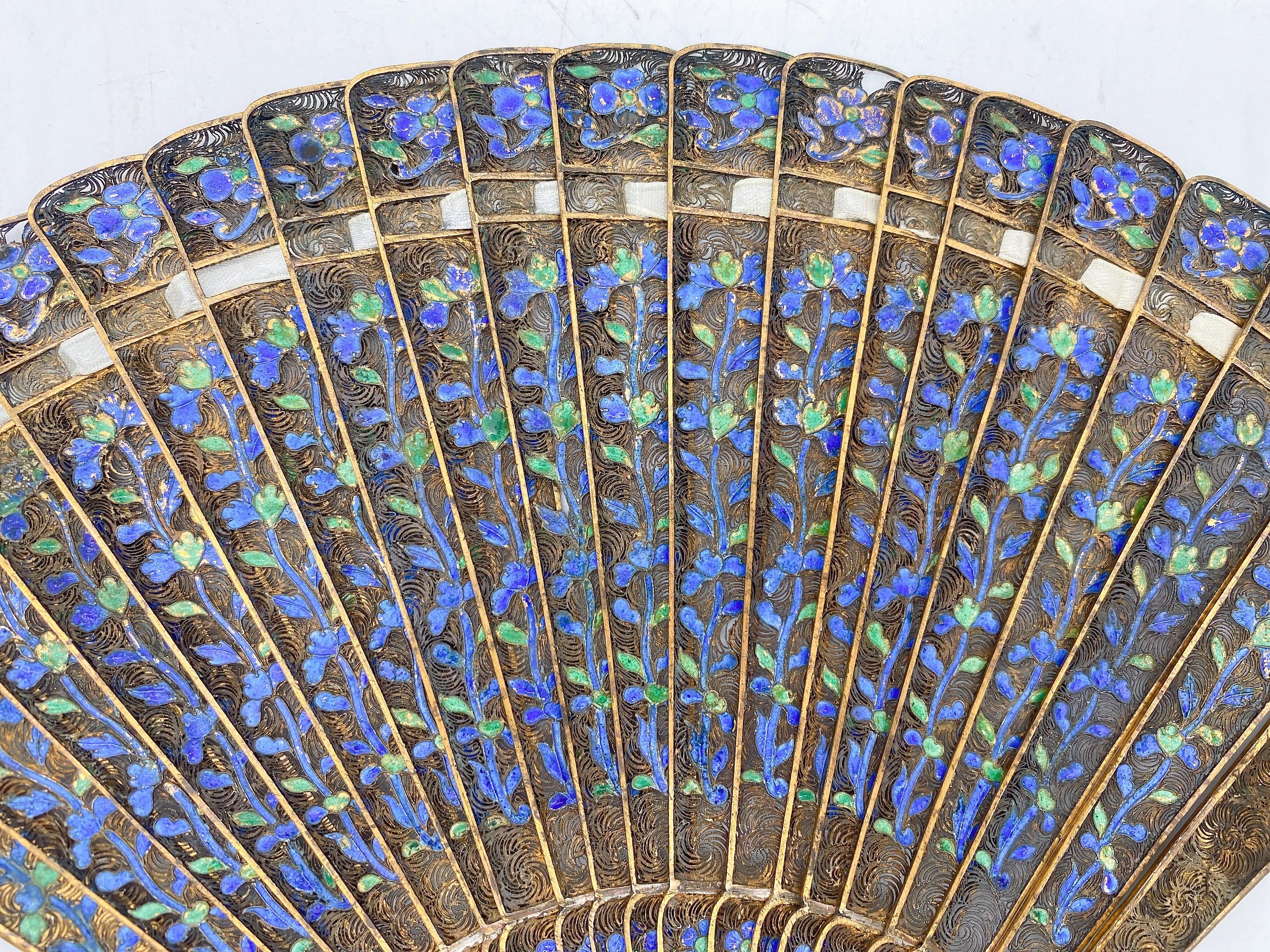 Rare Unique 17th Century Chinese Gilt Silver Filigree and Enamel Brise Fan For Sale 4