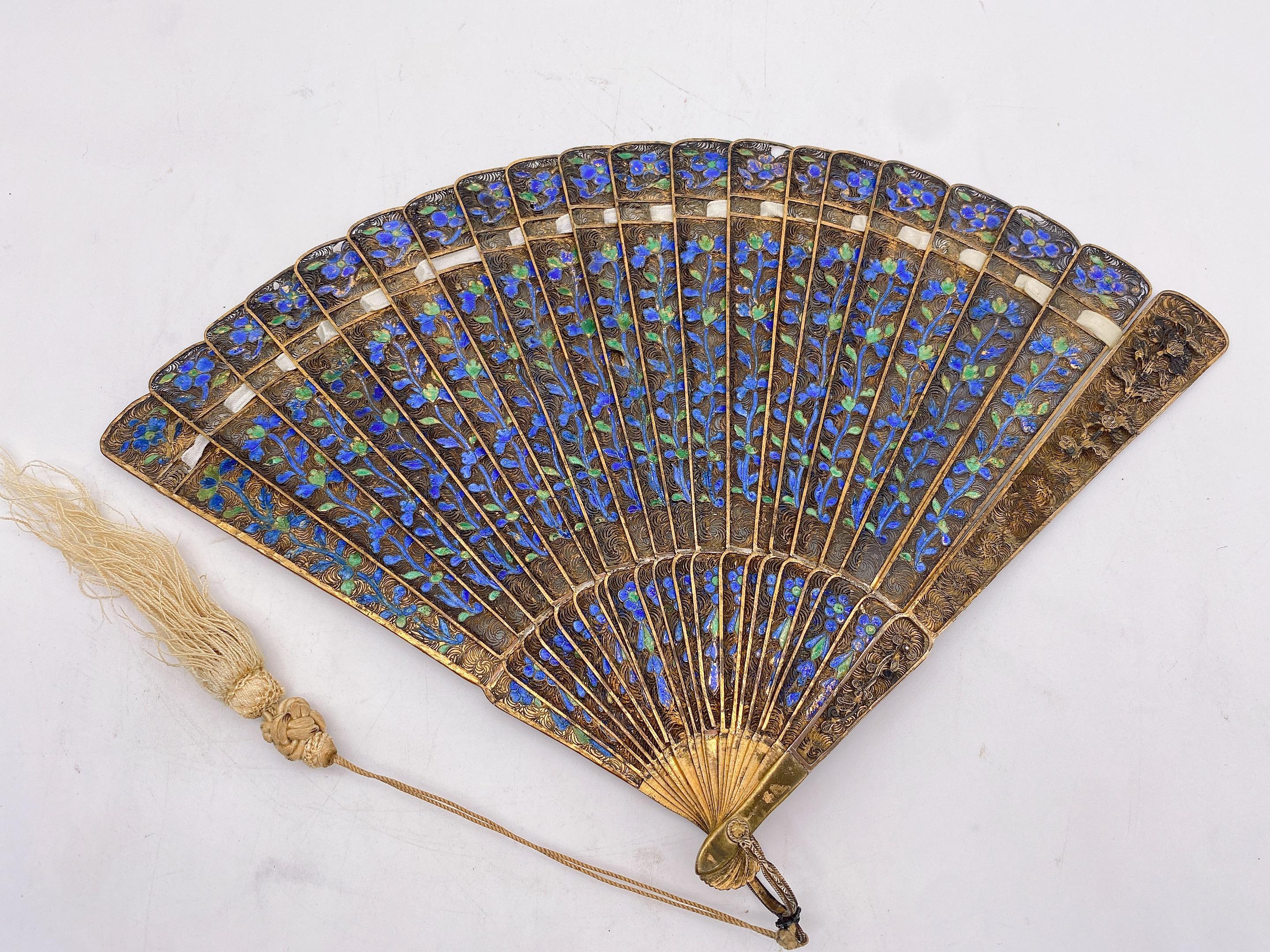 Qing Rare Unique 17th Century Chinese Gilt Silver Filigree and Enamel Brise Fan For Sale