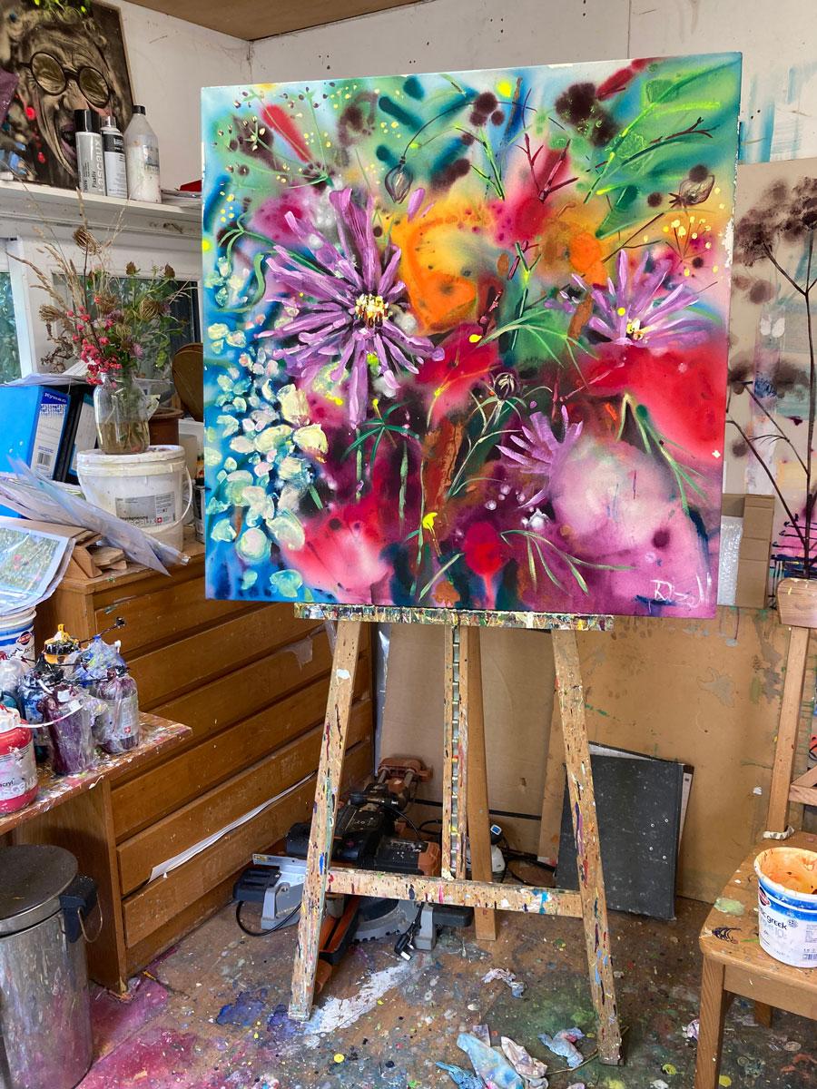 Gänseblümchen

Die Bilder von Rachael Dalzell sind farbenfroh und ausdrucksstark.  Ihr freier und lebendiger Umgang mit der Farbe durch verschiedene Techniken,  bedeuten, dass es in Rachaels Werk ebenso sehr um Stimmungen wie um Orte geht.  Sie