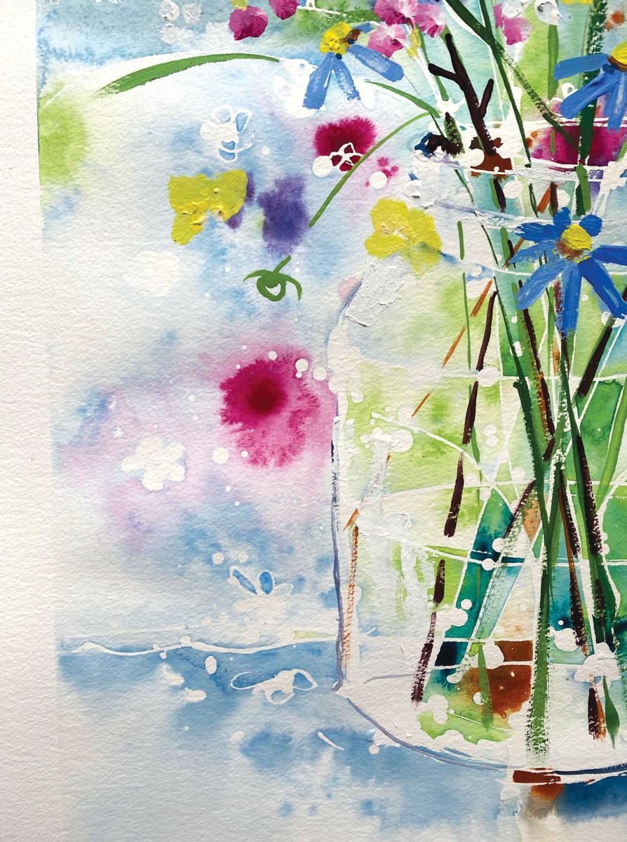 Vase de fleurs # 4  fait partie d'une série expressive et vibrante d'œuvres sur papier. Avec des éclaboussures de peinture pour créer des textures et des motifs, il s'agit d'une nature morte passionnante.  fleurs collectées par Rachael lors d'une de