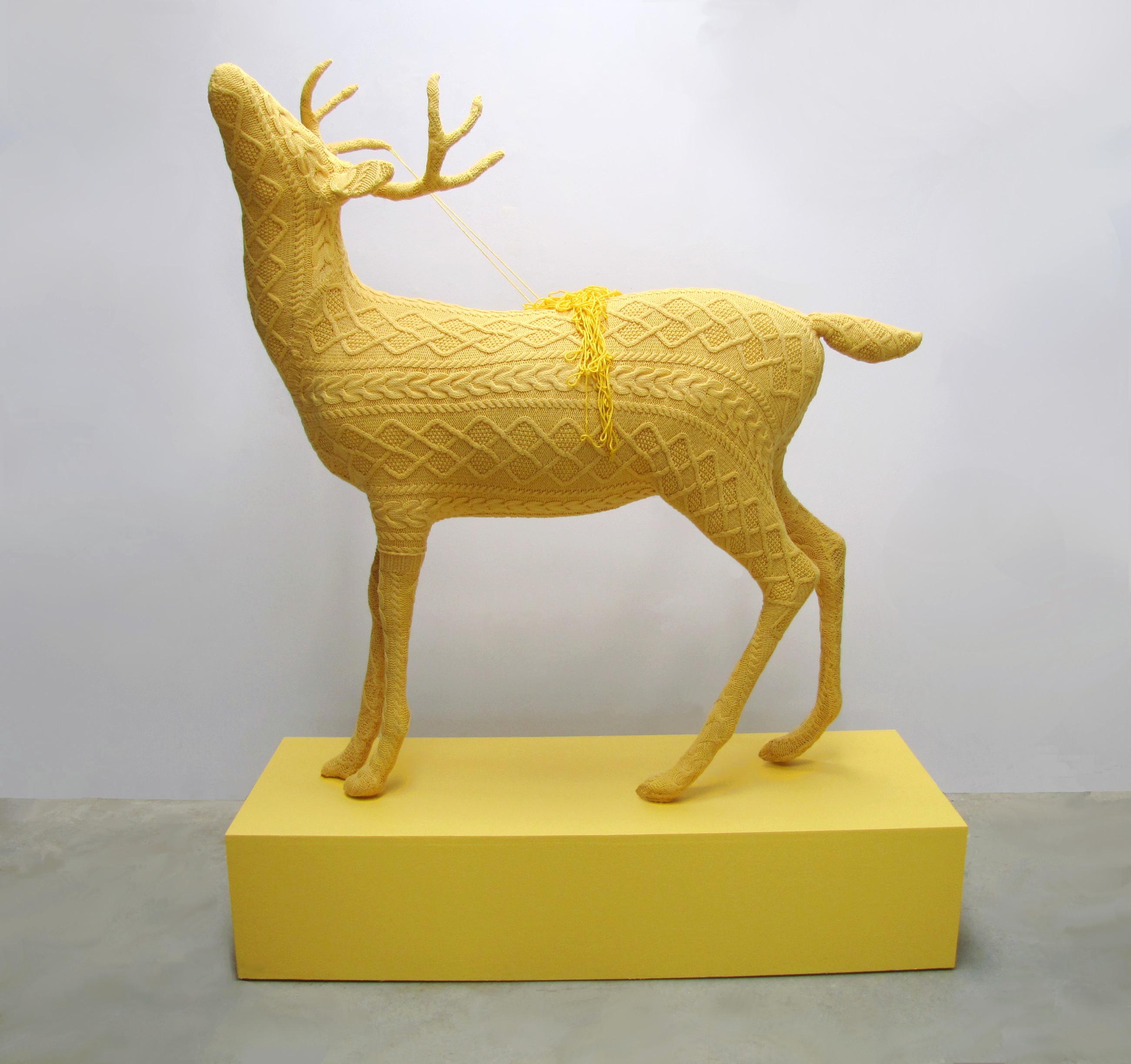 Rachel Denny Figurative Sculpture – Snag