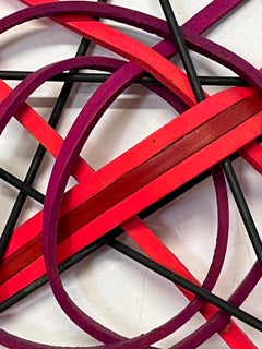 Sculpture, X Marks the Spot, laiton, cuir peint à la main, attaches à fermeture éclair, couleur vive