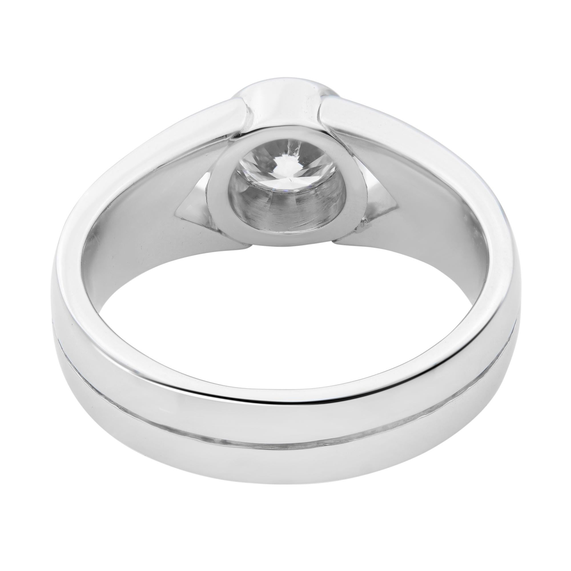 Modern Rachel Koen 0.75cttw Bezel Round Cut Diamond Engagement Ring Platinum For Sale