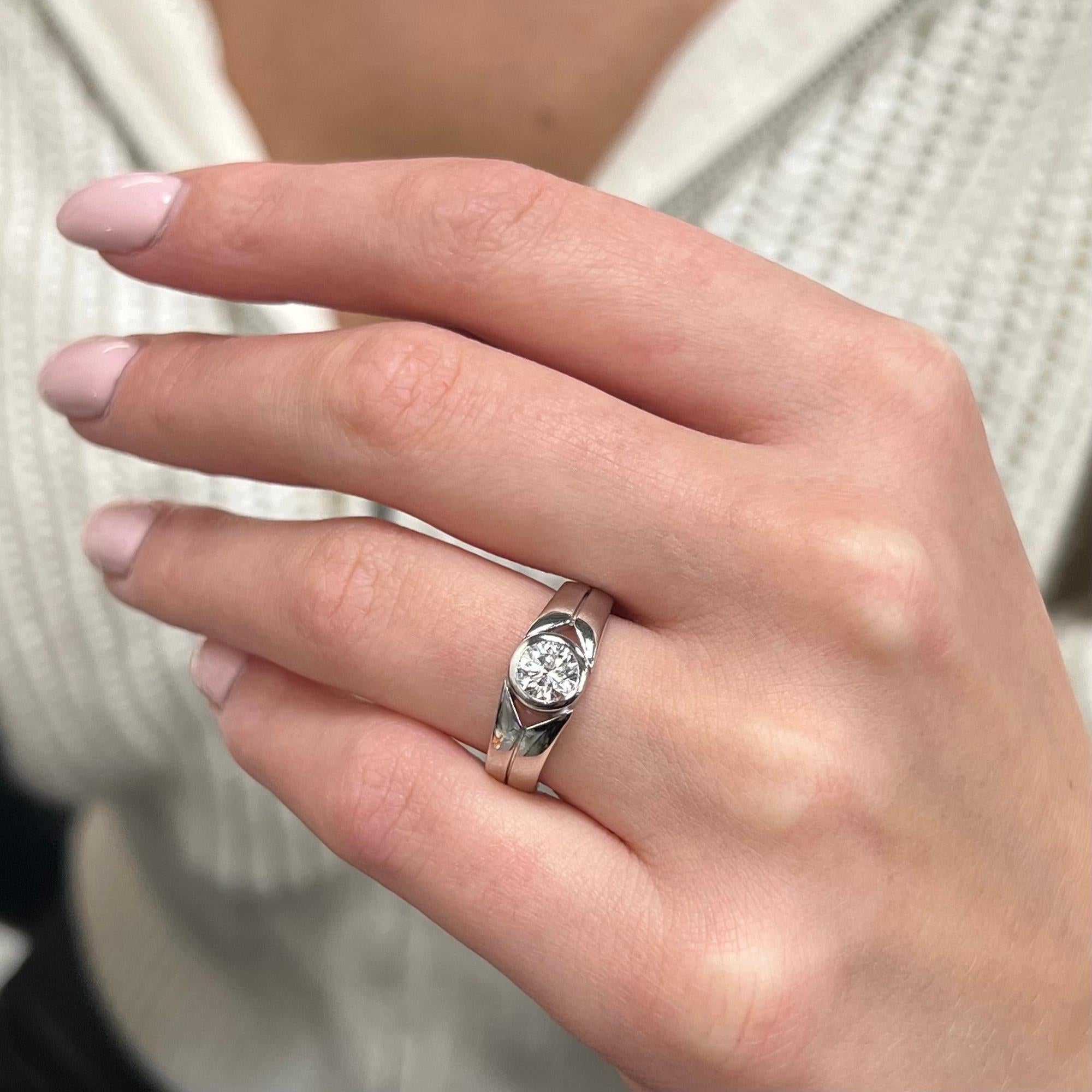 Women's Rachel Koen 0.75cttw Bezel Round Cut Diamond Engagement Ring Platinum For Sale