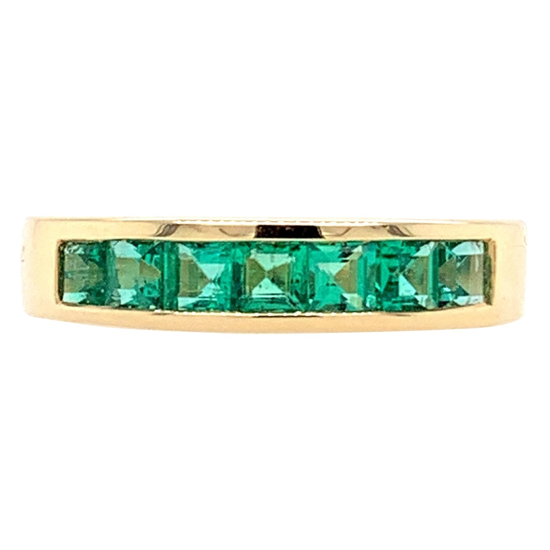 Rachel Koen 14 Karat Yellow Gold Green Emerald Band Ring 0.81 Carat For Sale