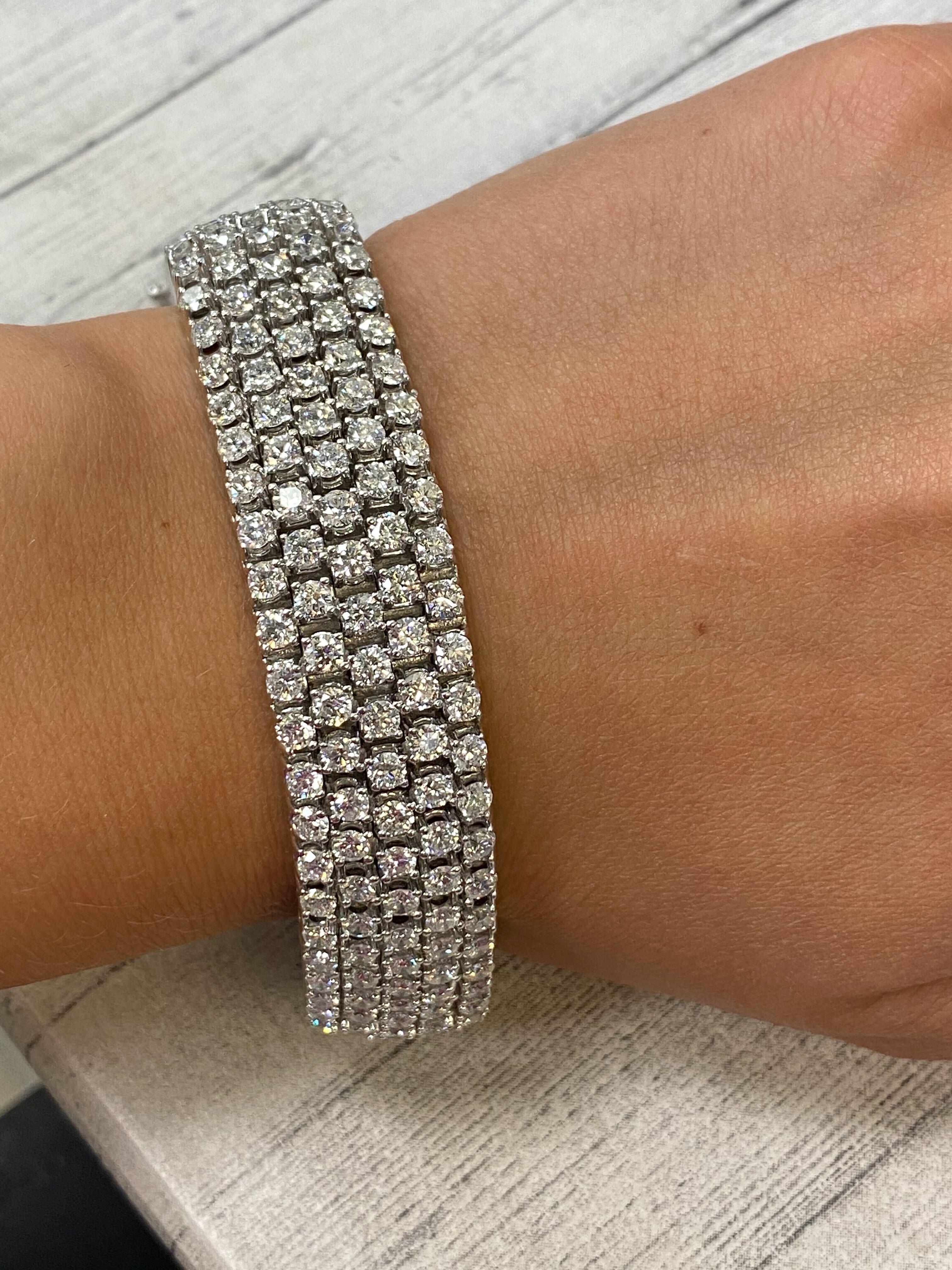 Rachel Koen 14K White Gold Thick Flexible Diamond Tennis Bracelet 27.80cttw In New Condition For Sale In New York, NY