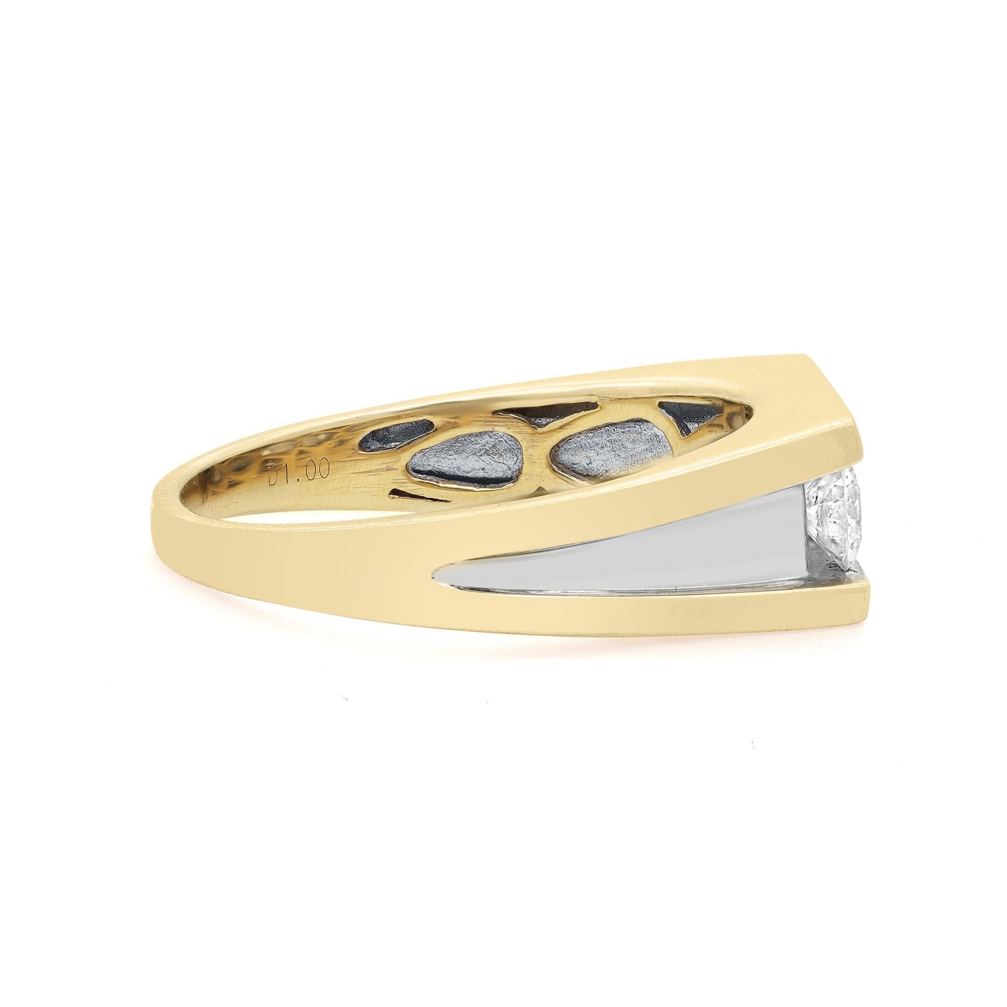 Taille ronde Rachel Koen Bague pour homme en or jaune 14K avec trois pierres en diamant 1.53Cttw en vente