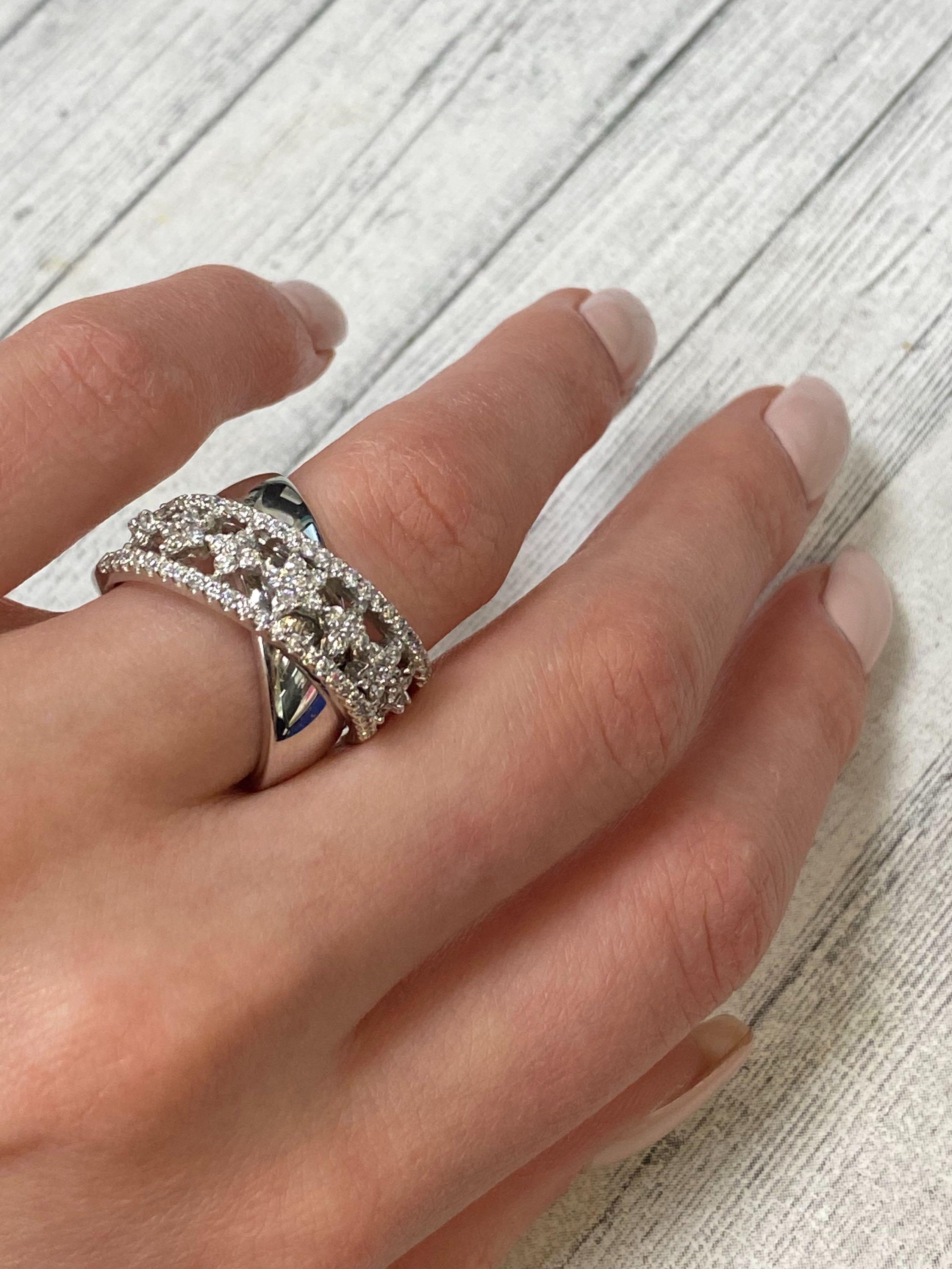 Modern Rachel Koen 18 Karat White Gold Layered Wide Band Diamond Ring 1.00 Carat For Sale