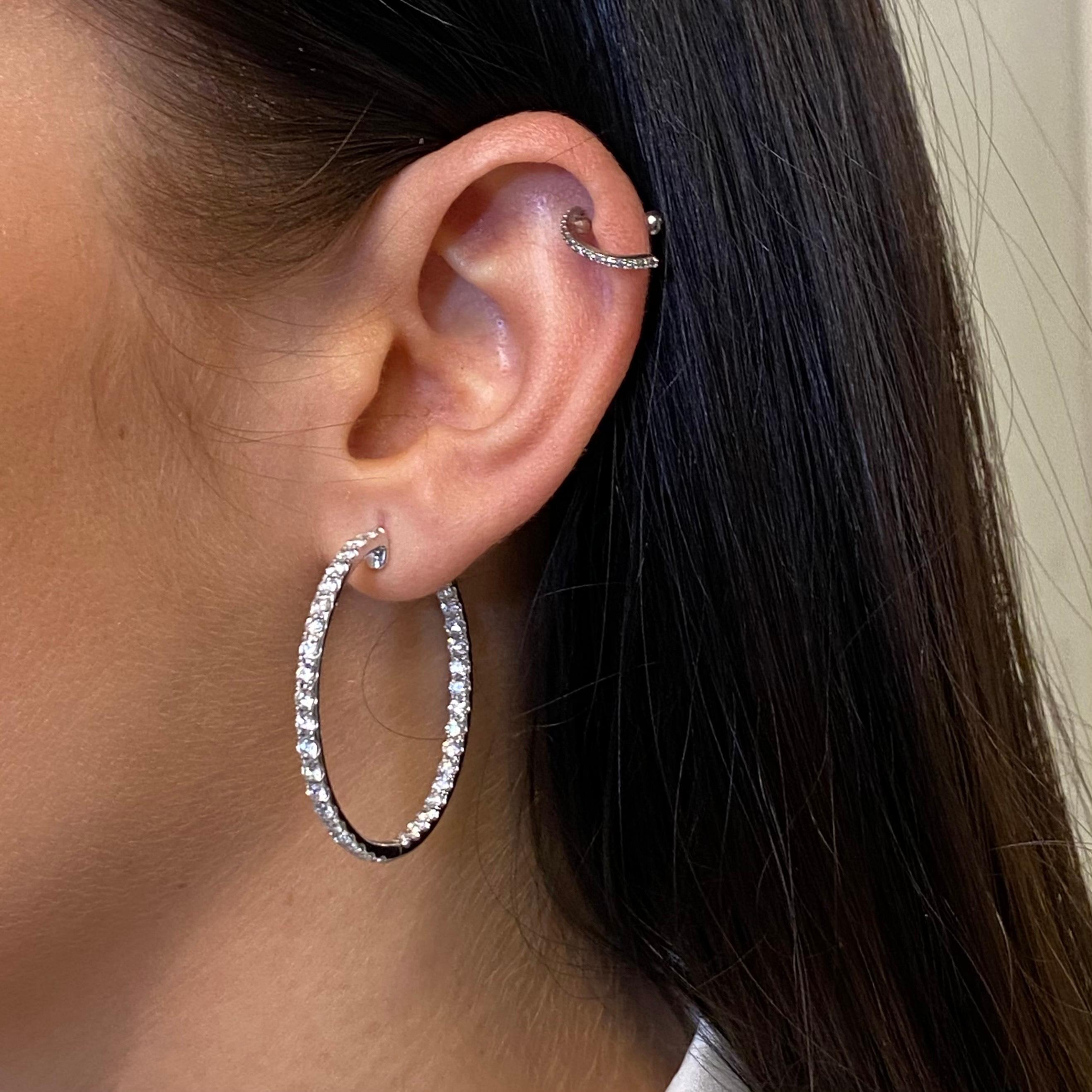 Round Cut Rachel Koen 18 Karat White Gold Pave Diamond Small Hoop Earrings 3.50 Carat For Sale