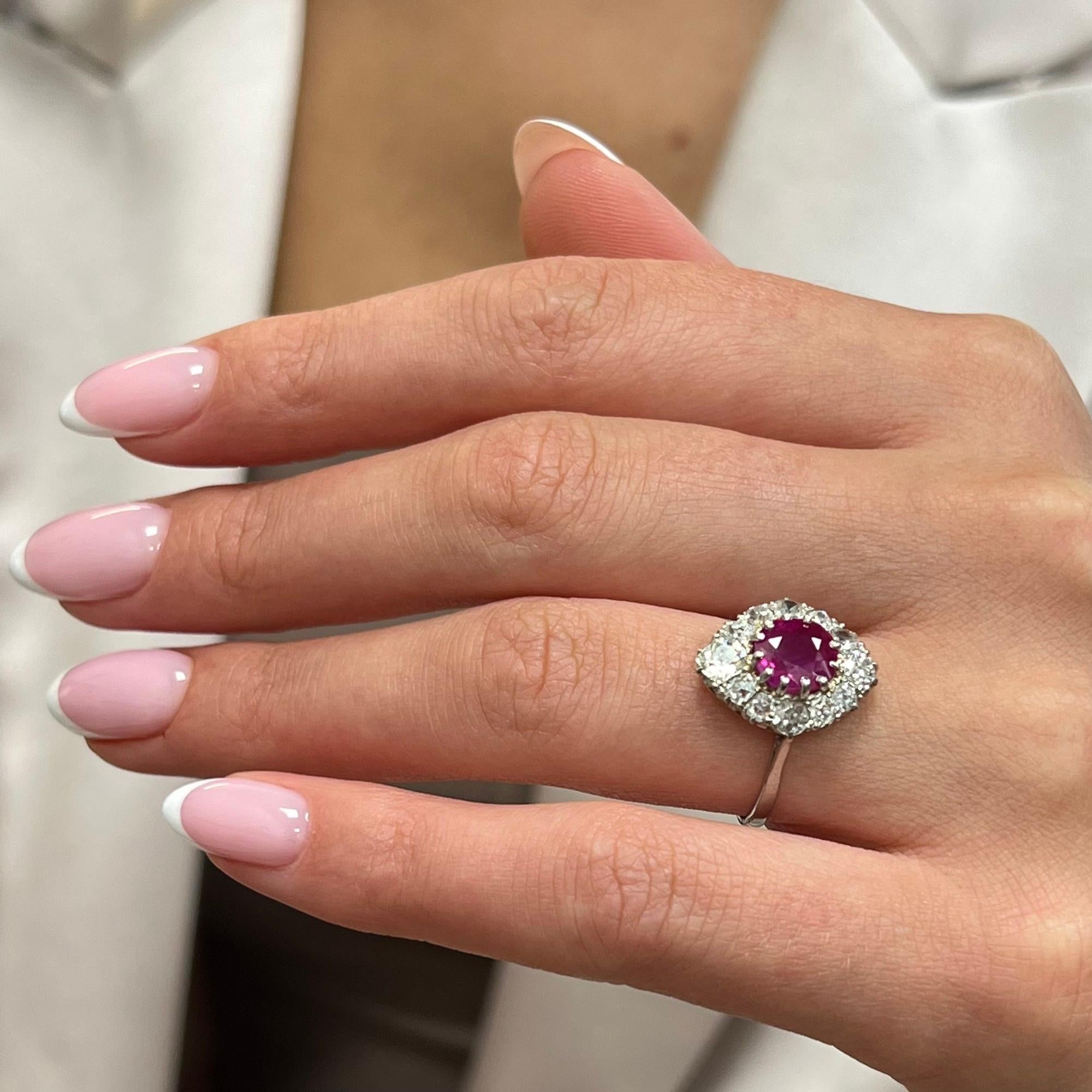 Rachel Koen 1,88Cttw Rubí y 1,07Cttw Diamante Cóctel Anillo Platino en Excelente estado para la venta en New York, NY