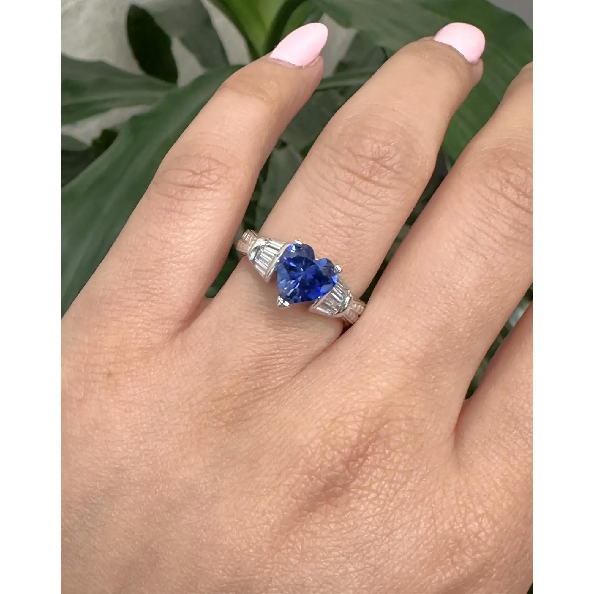 De las mujeres Rachel Koen Anillo de oro blanco de 18 quilates con zafiro de 1,25 qt y diamantes de 0,30 qt en venta