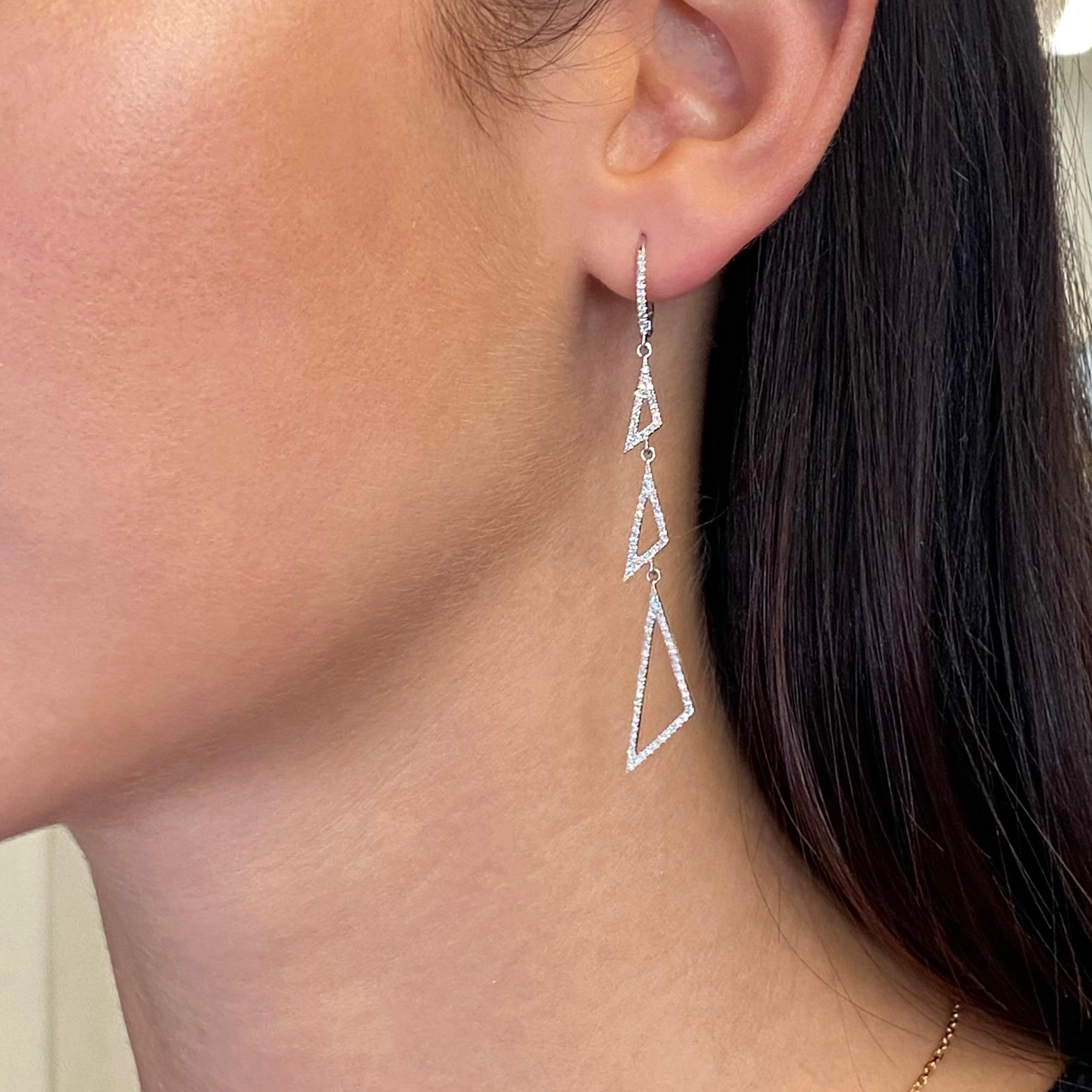 Taille ronde Rachel Koen Boucles d'oreilles pendantes en or blanc 18K avec diamants 0,45Cttw en vente