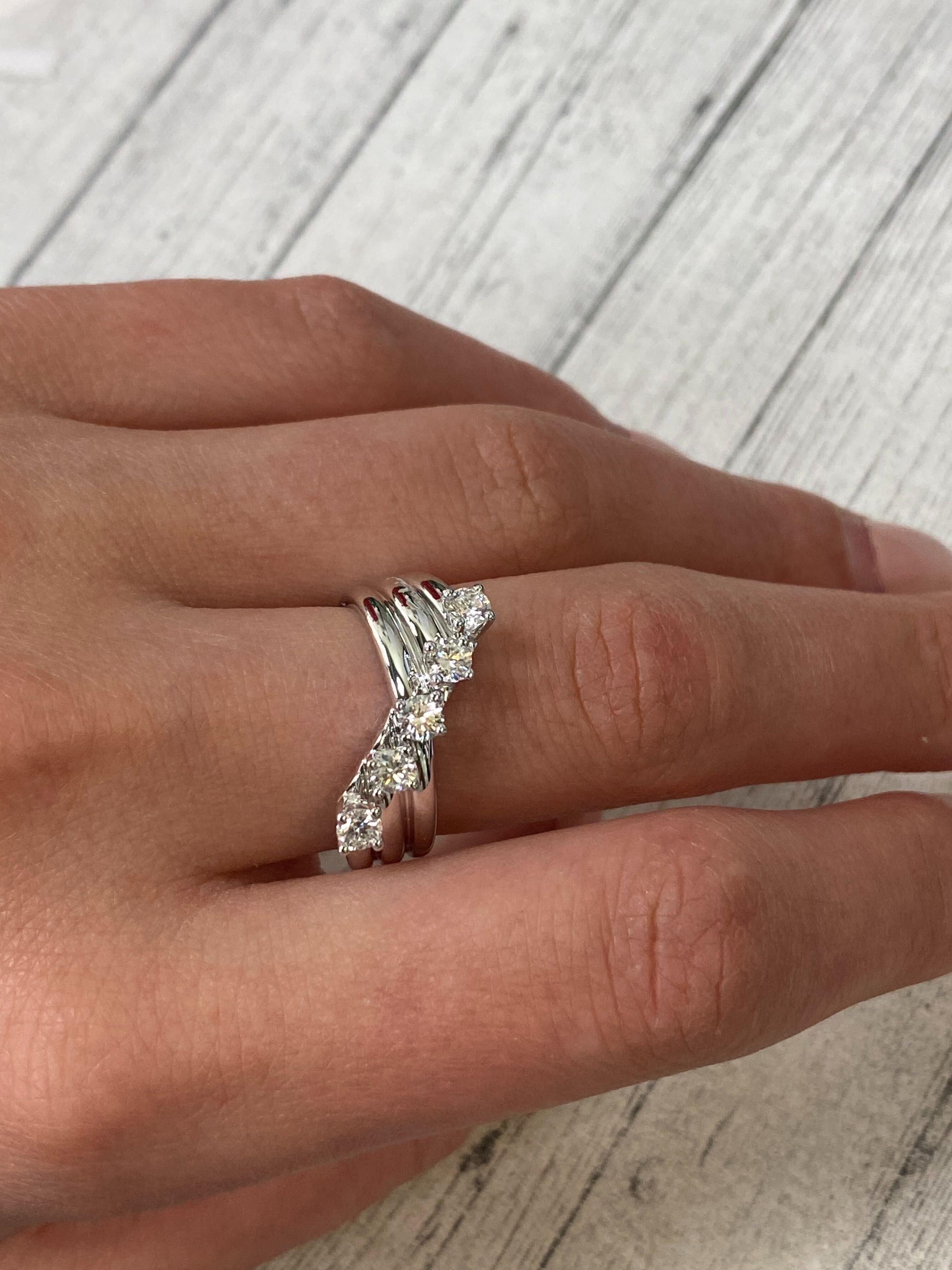 Women's Rachel Koen 18 Karat White Gold Diamond Fashion Ring 0.60 Carat For Sale