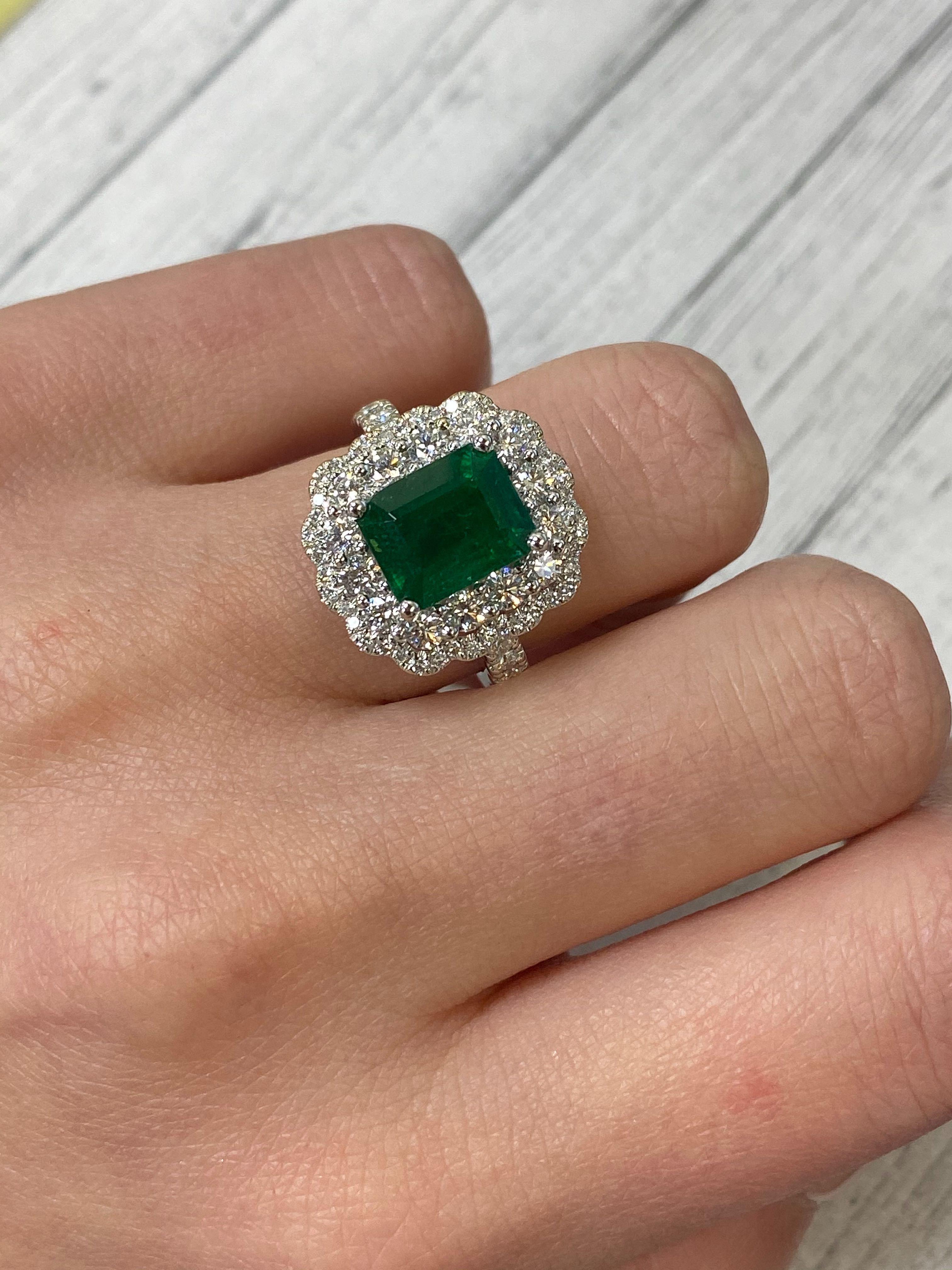 Modern Rachel Koen 18 Karat White Gold Green Emerald and Diamonds Engagement Ring
