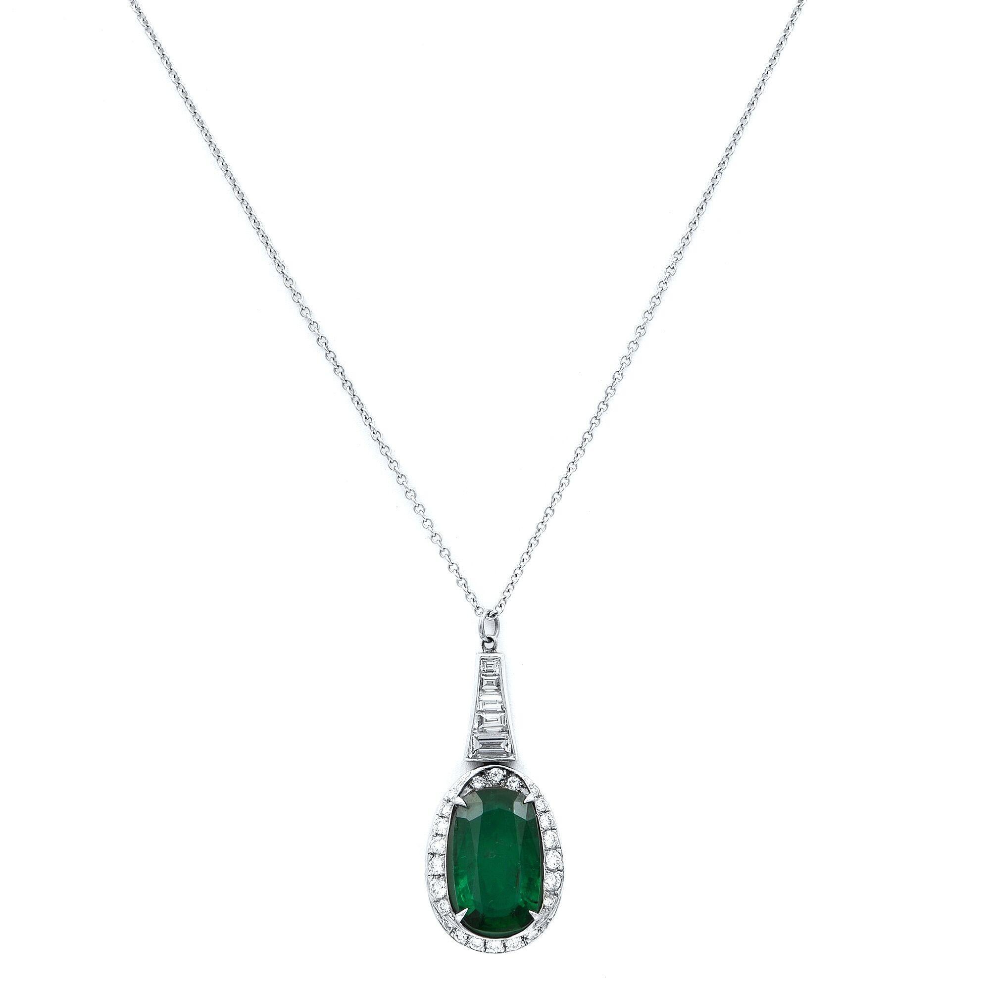 Rachel Koen 18 Karat White Gold Green Emerald Oval Diamond Pendant In Excellent Condition In New York, NY