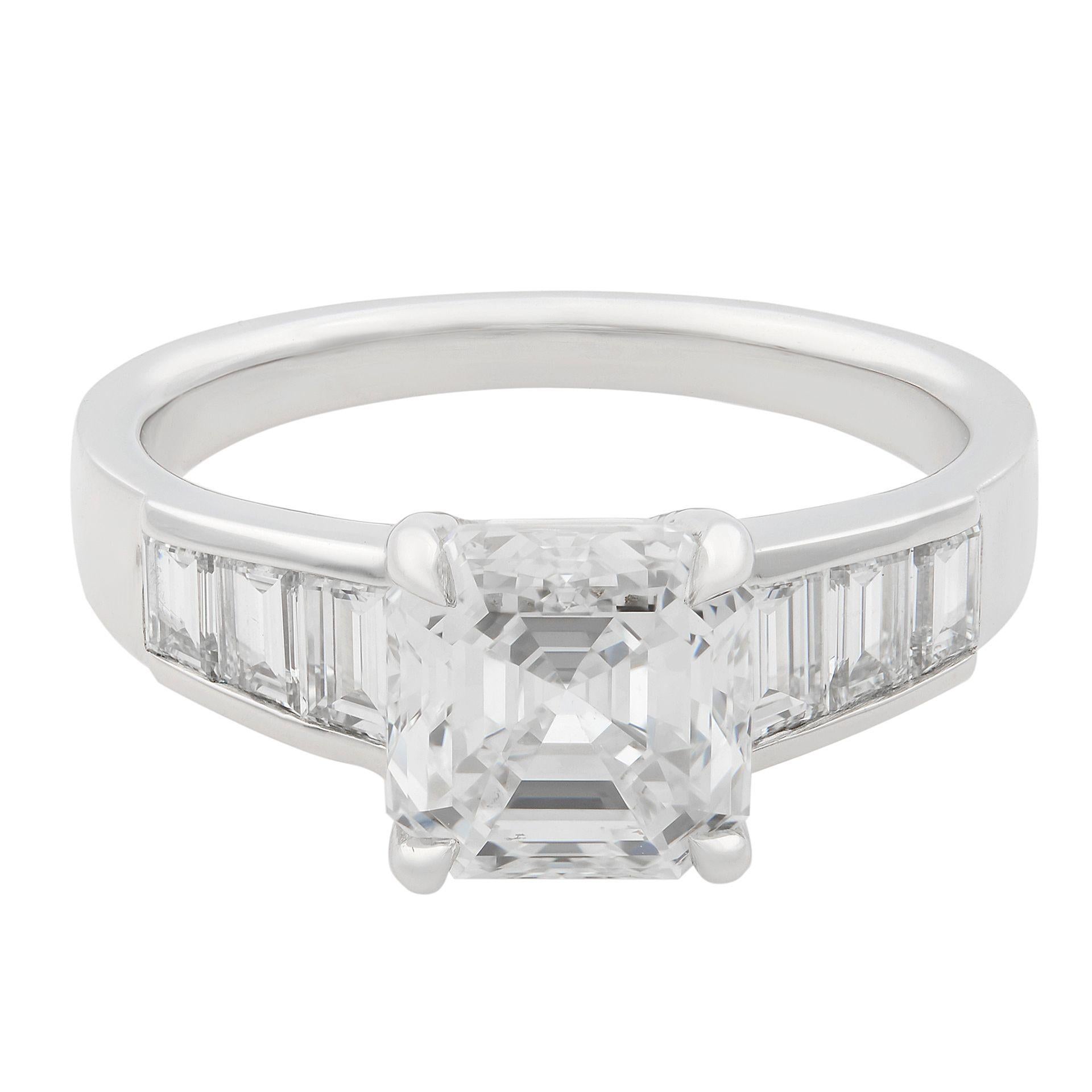 Modern Rachel Koen 18 Karat White Gold Square Emerald Cut Diamond Ring 2.21 Carat For Sale