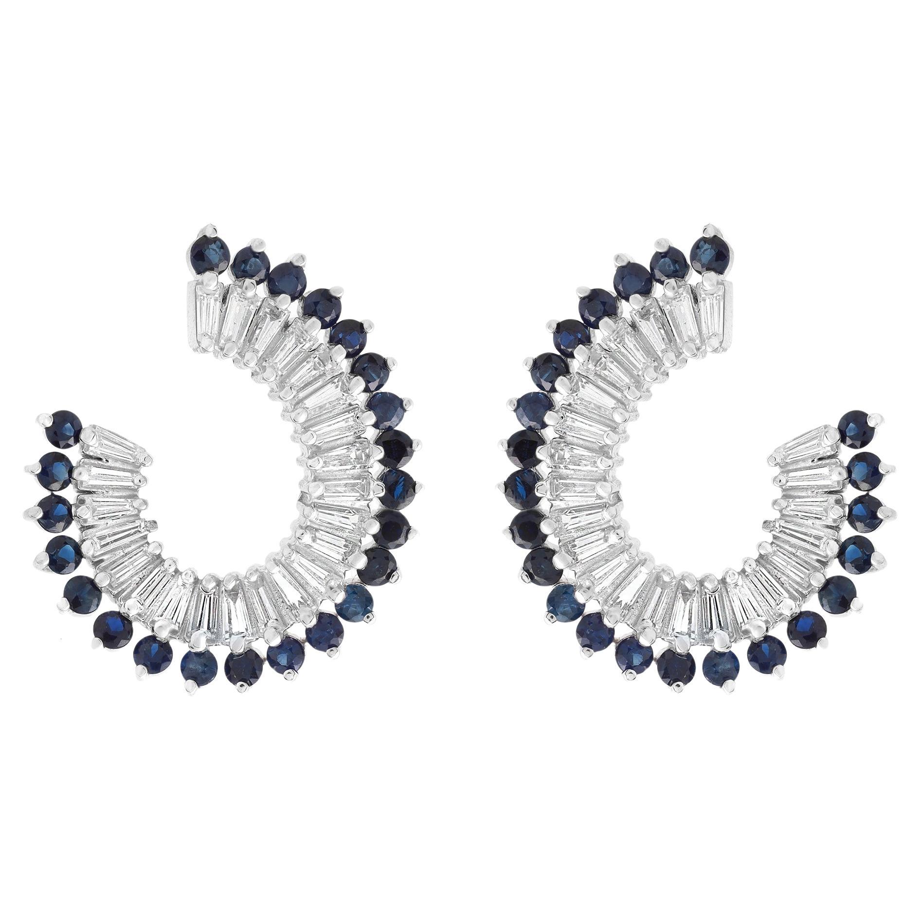 Rachel Koen Créoles en or blanc 14 carats avec saphirs bleus et diamants en vente