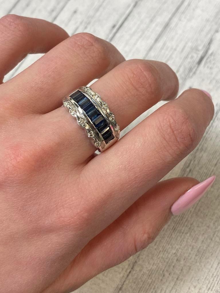 Women's or Men's Rachel Koen Blue Sapphire Diamond Ladies Ring 18K White Gold For Sale