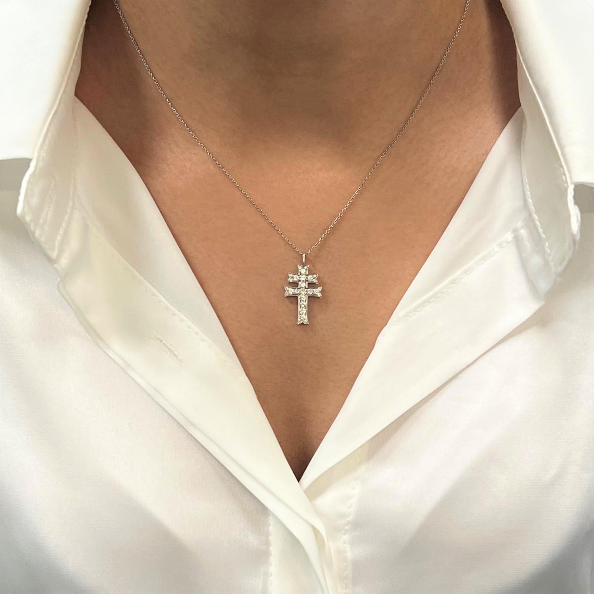 Rachel Koen Diamond Cross Pendant Necklace Platinum 0.33Cttw 16 inches In New Condition For Sale In New York, NY