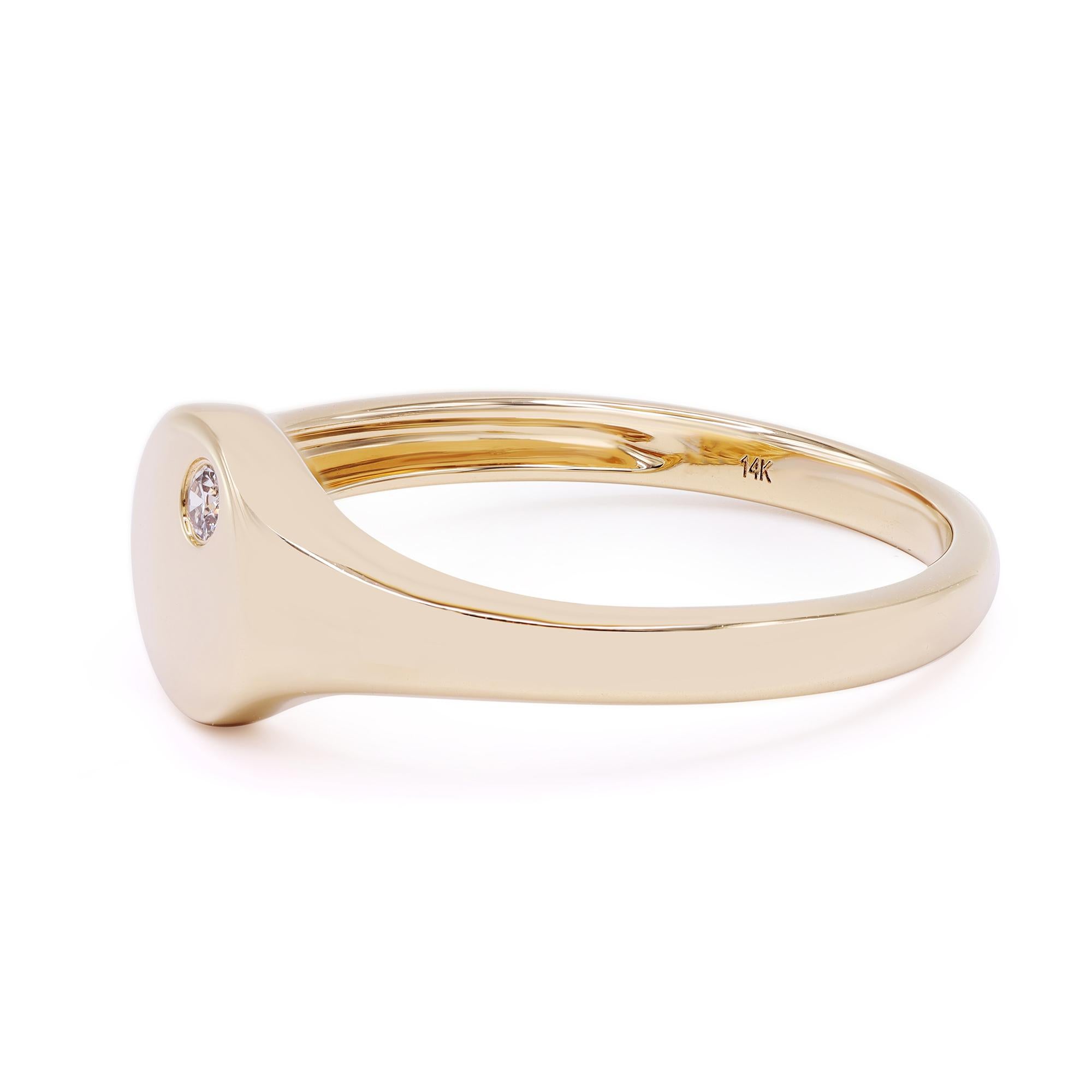 Modern Rachel Koen Diamond Round Signet Ring 14K Yellow Gold 0.03cttw For Sale