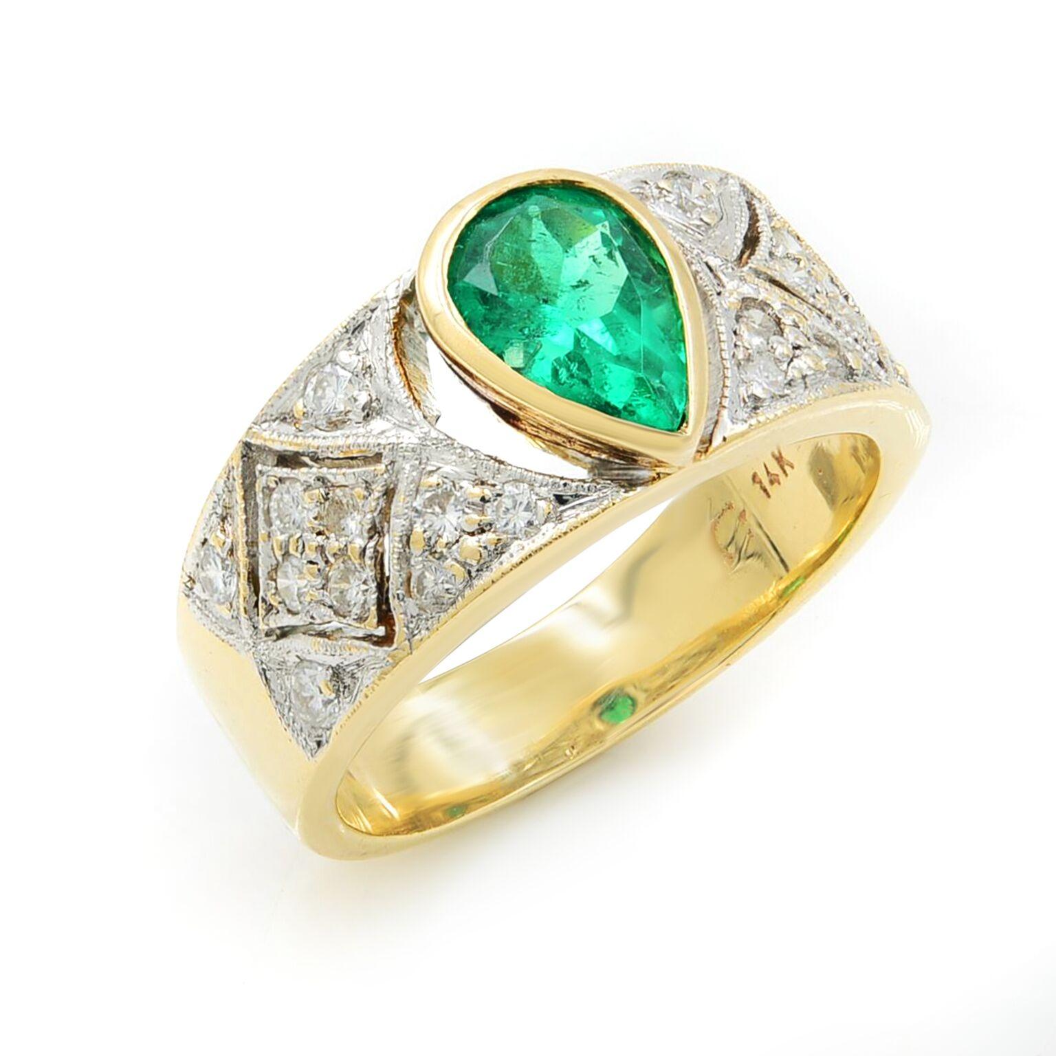 Rachel Koen, bague jonc en or jaune 14 carats, émeraude 1,30 carattw et diamant 1,80 carattw Neuf - En vente à New York, NY