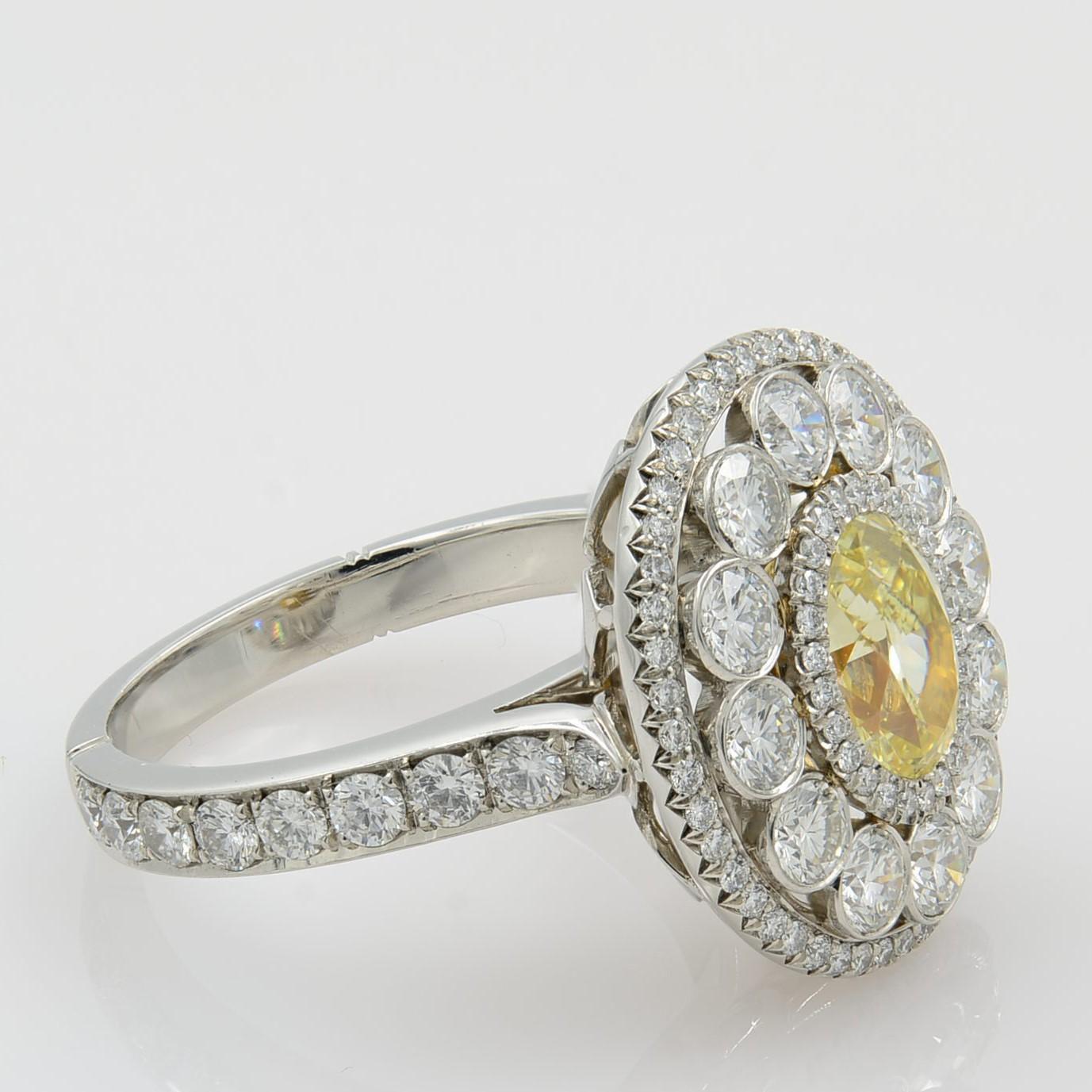 Rachel Koen Verlobungsring aus Platin mit gelbem 1,02 Karat ovalen Diamanten (Moderne)