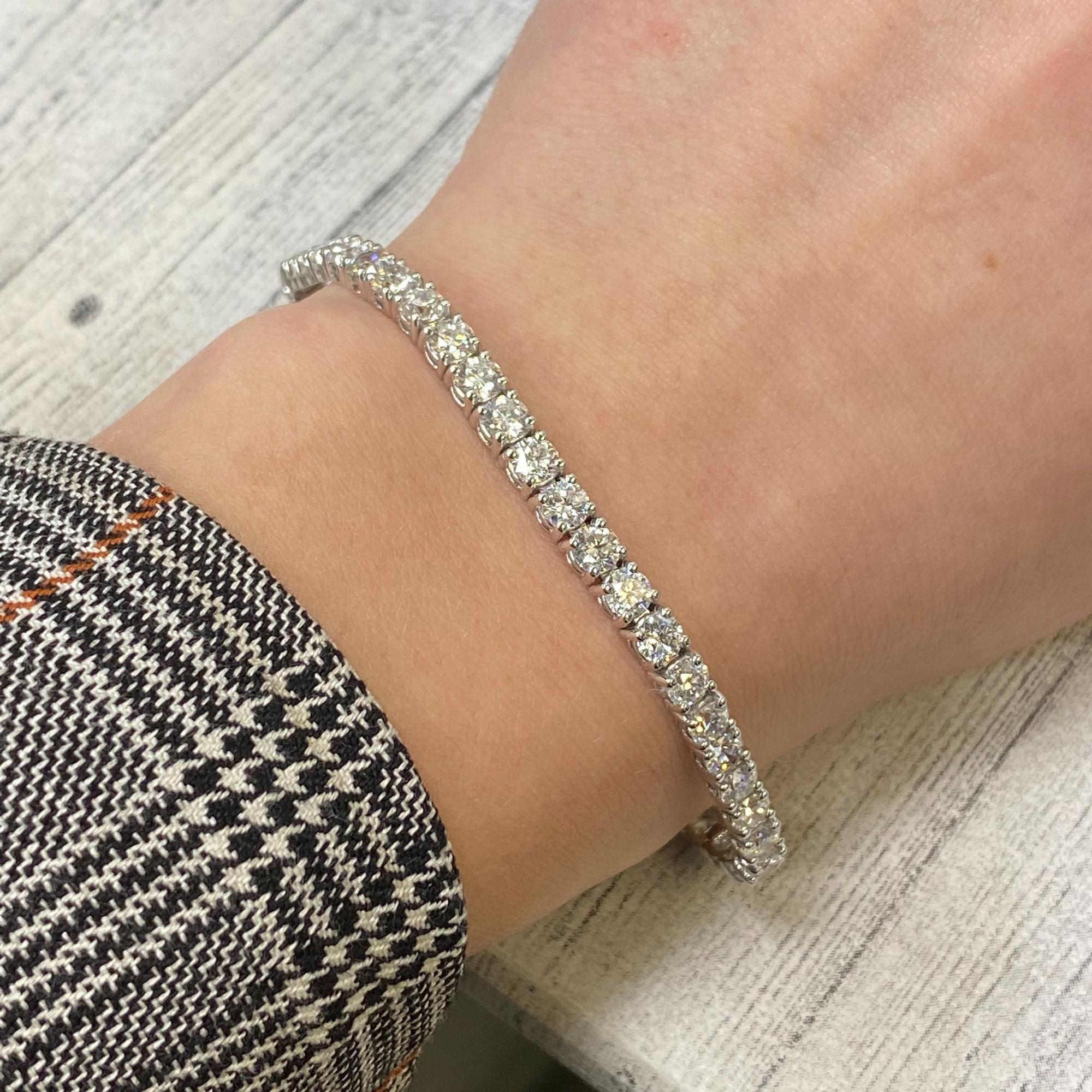 Rachel Koen Bracciale tennis con diamanti a quattro punte in oro bianco 14K 8,49cttw In condizioni Nuovo in vendita a New York, NY