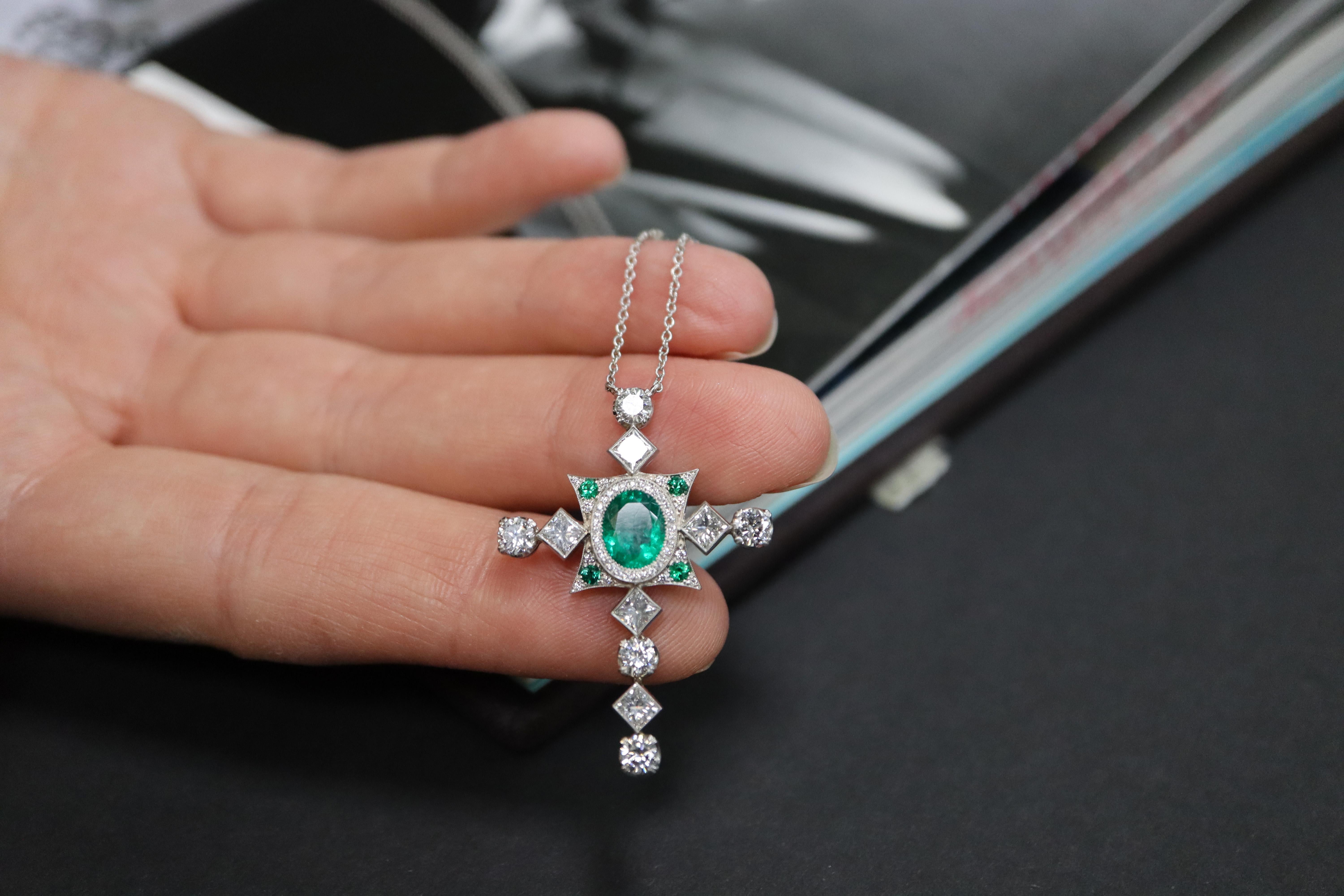 Oval Cut Rachel Koen Green Colombian Emerald Diamond Cross Pendant Necklace Platinum For Sale