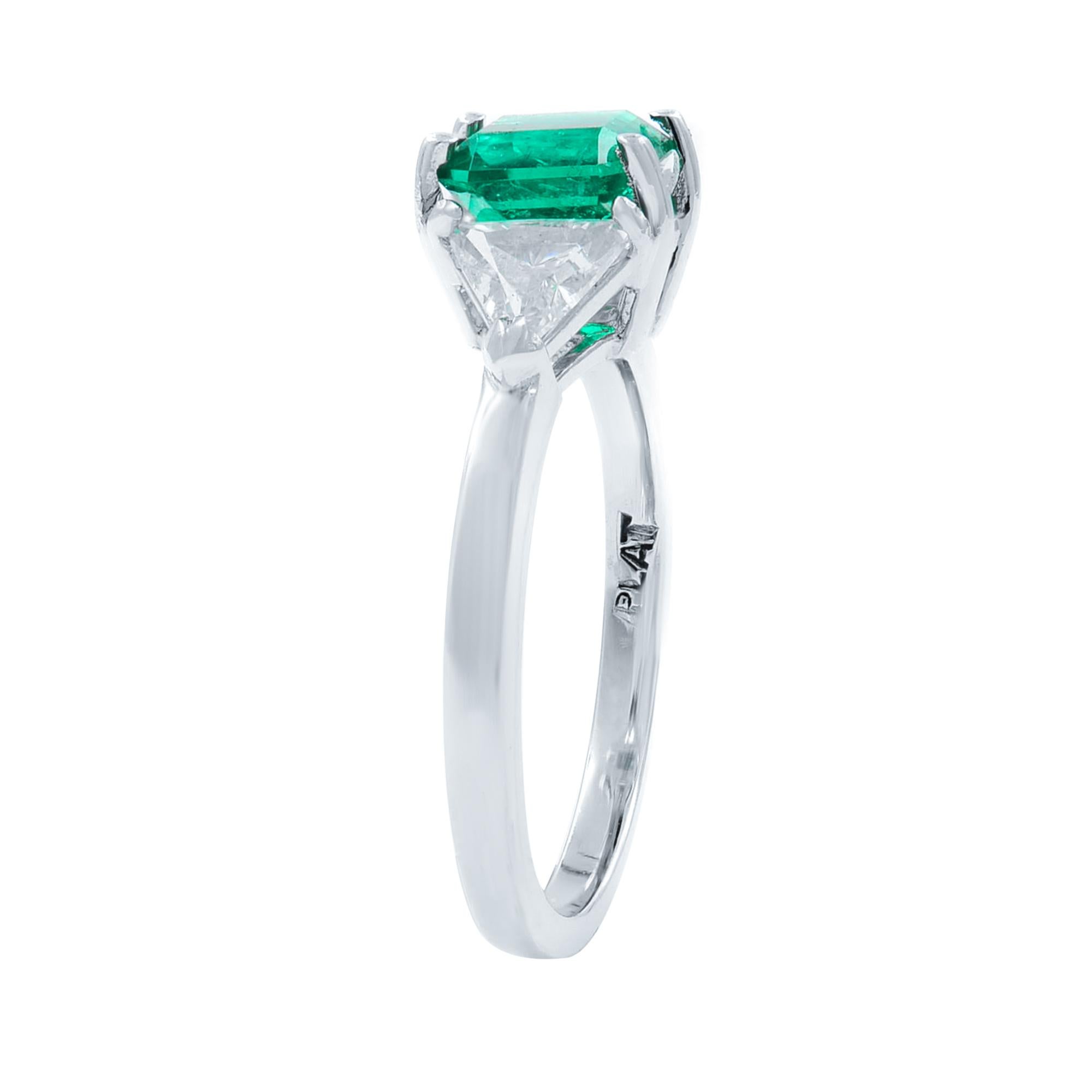 Modern Rachel Koen Green Emerald Diamond Three Stone Ring Platinum 1.80Cttw For Sale