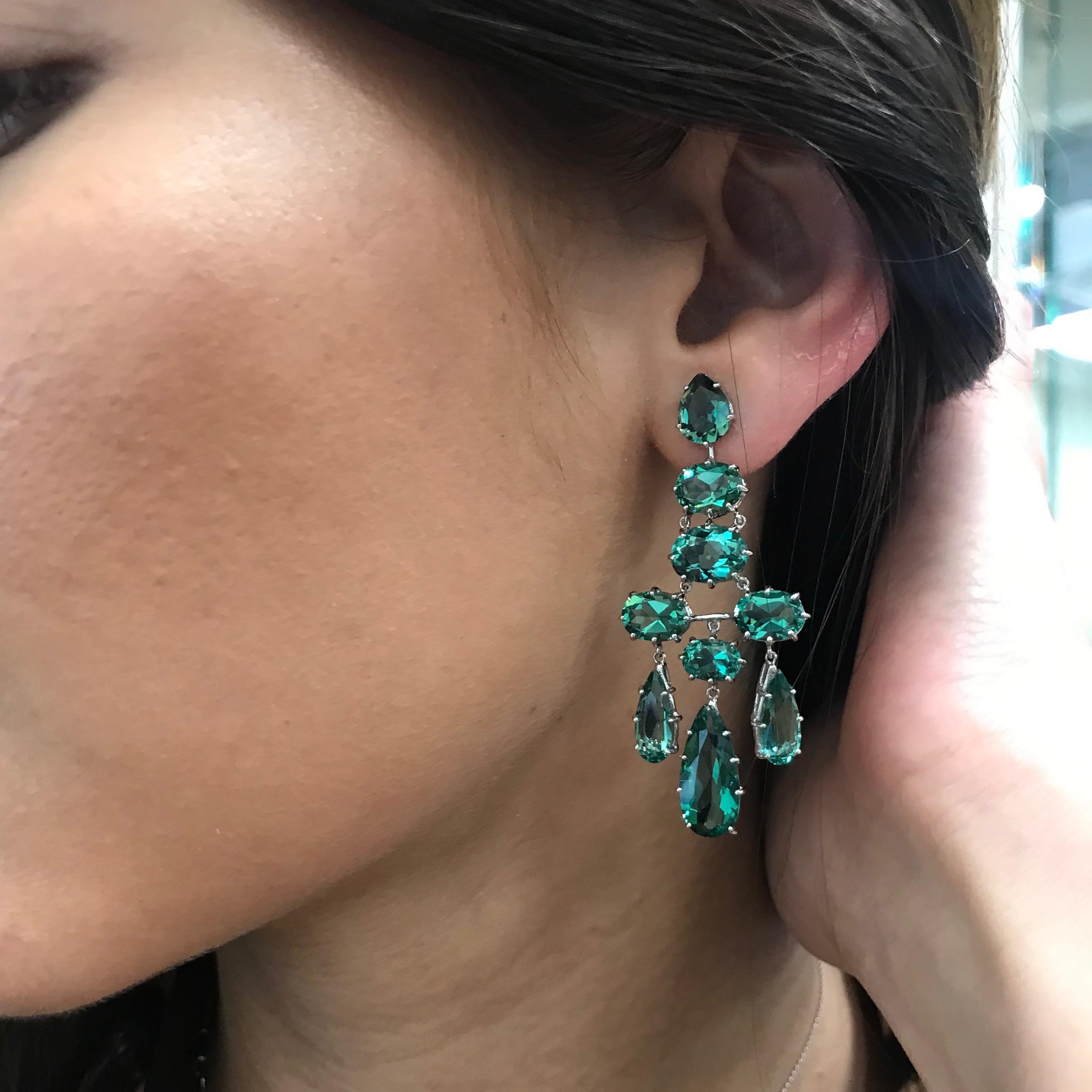 Rachel Koen Boucles d'oreilles pendantes chandelier en or blanc 14 carats et quartz vert 24,82 carats Pour femmes en vente
