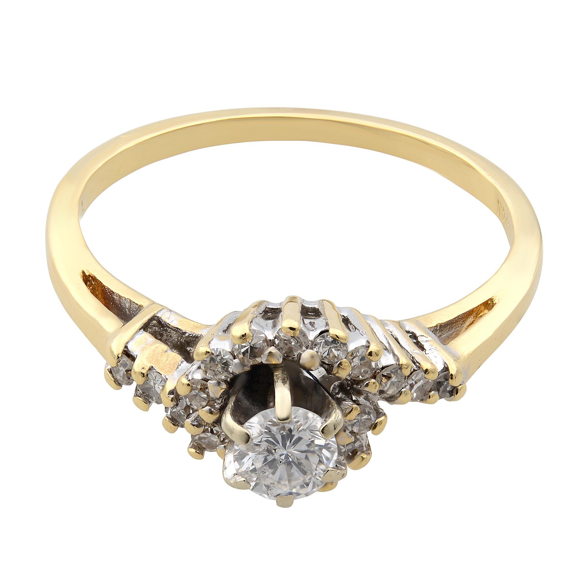 Ein klassischer und eleganter Ring ist ein perfektes Geschenk für jede Gelegenheit, das sicher einen unvergesslichen Eindruck hinterlässt. Dieser schöne Ring ist aus 14k Gelbgold mit 0,33cttw Diamanten gefertigt. Wird mit unserer eleganten