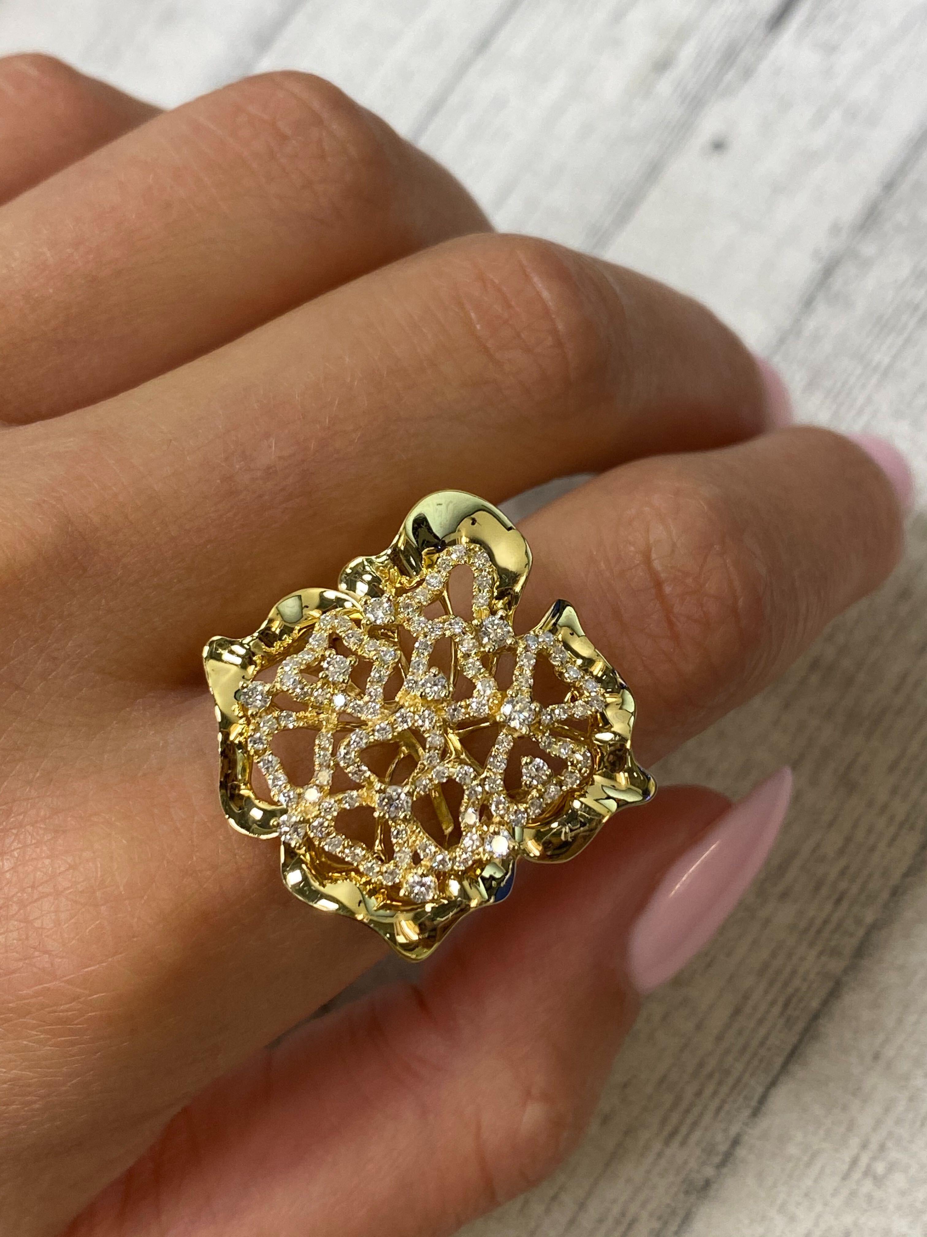 Rachel Koen Large Floral Diamond Cocktail Ring 18K Yellow Gold 0.75cttw For Sale 1