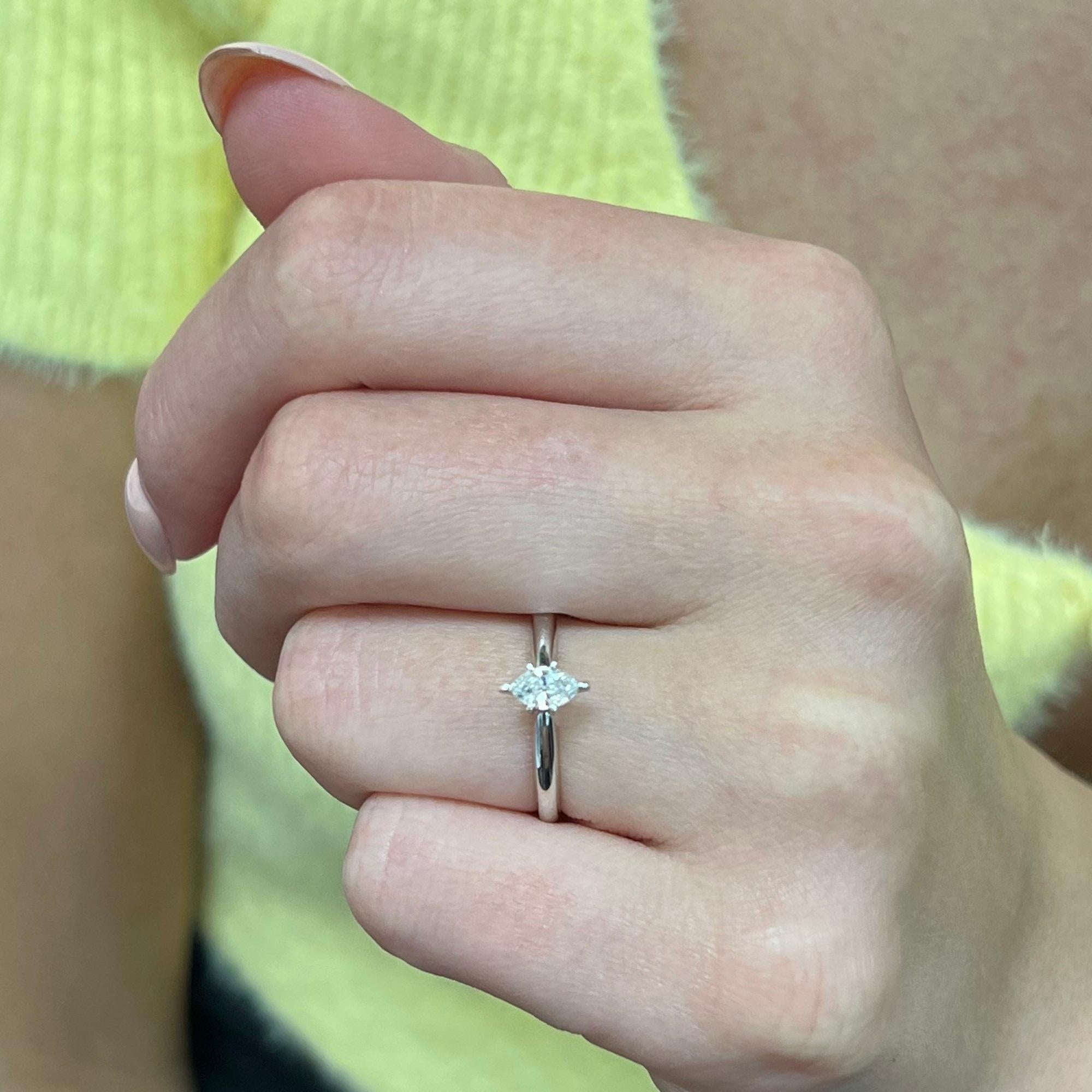 Rachel Koen Bague de fiançailles en or blanc 14 carats avec diamants taille marquise 0,27 carat Neuf - En vente à New York, NY