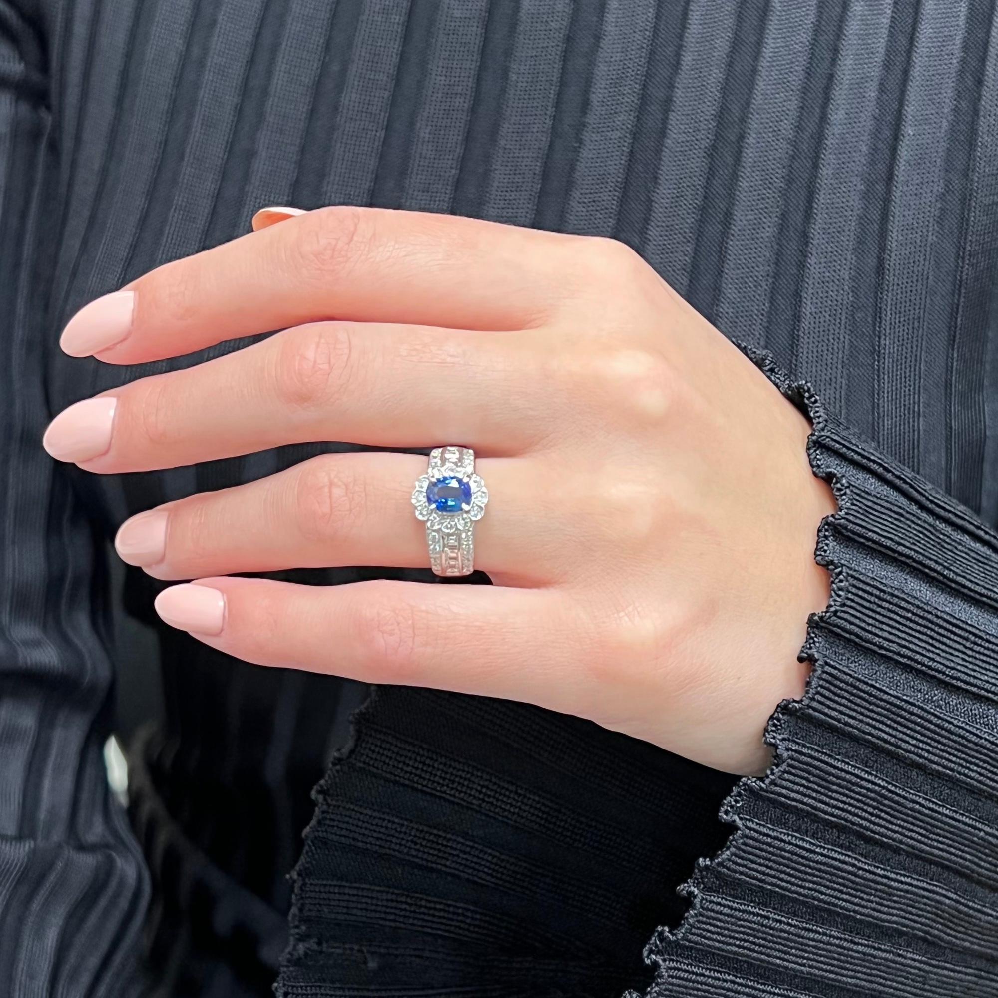 Women's Rachel Koen Oval Blue Sapphire Diamond Halo Cocktail Ring Platinum For Sale