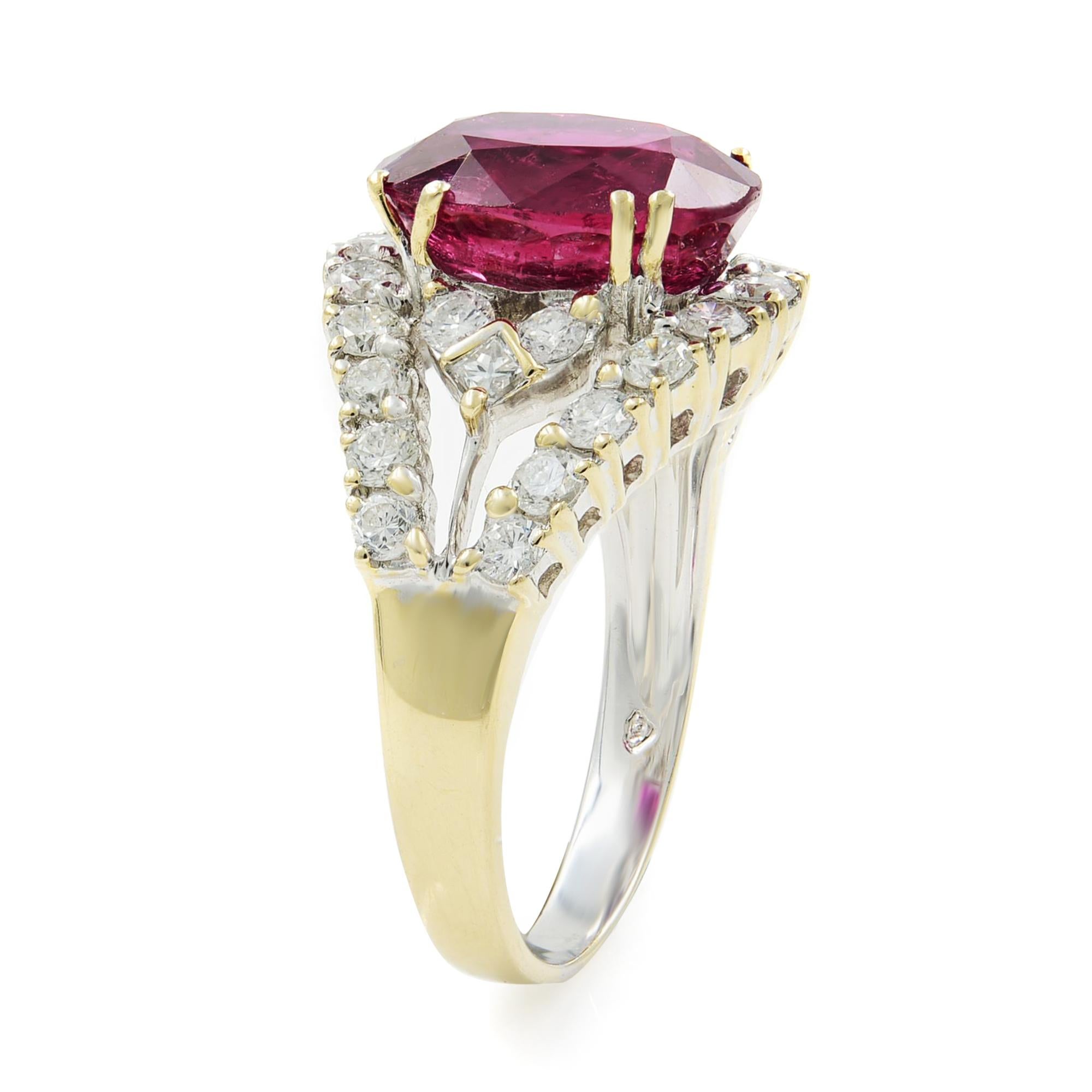 Rachel Koen Oval Ruby and Diamond Cocktail Ring 18k White Gold 6.4cttw In Excellent Condition For Sale In New York, NY